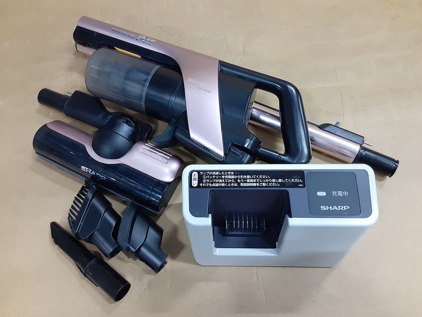 ☆通電確認済み/ジャンク☆ SHARP コードレススティック掃除機 EC-VR3S