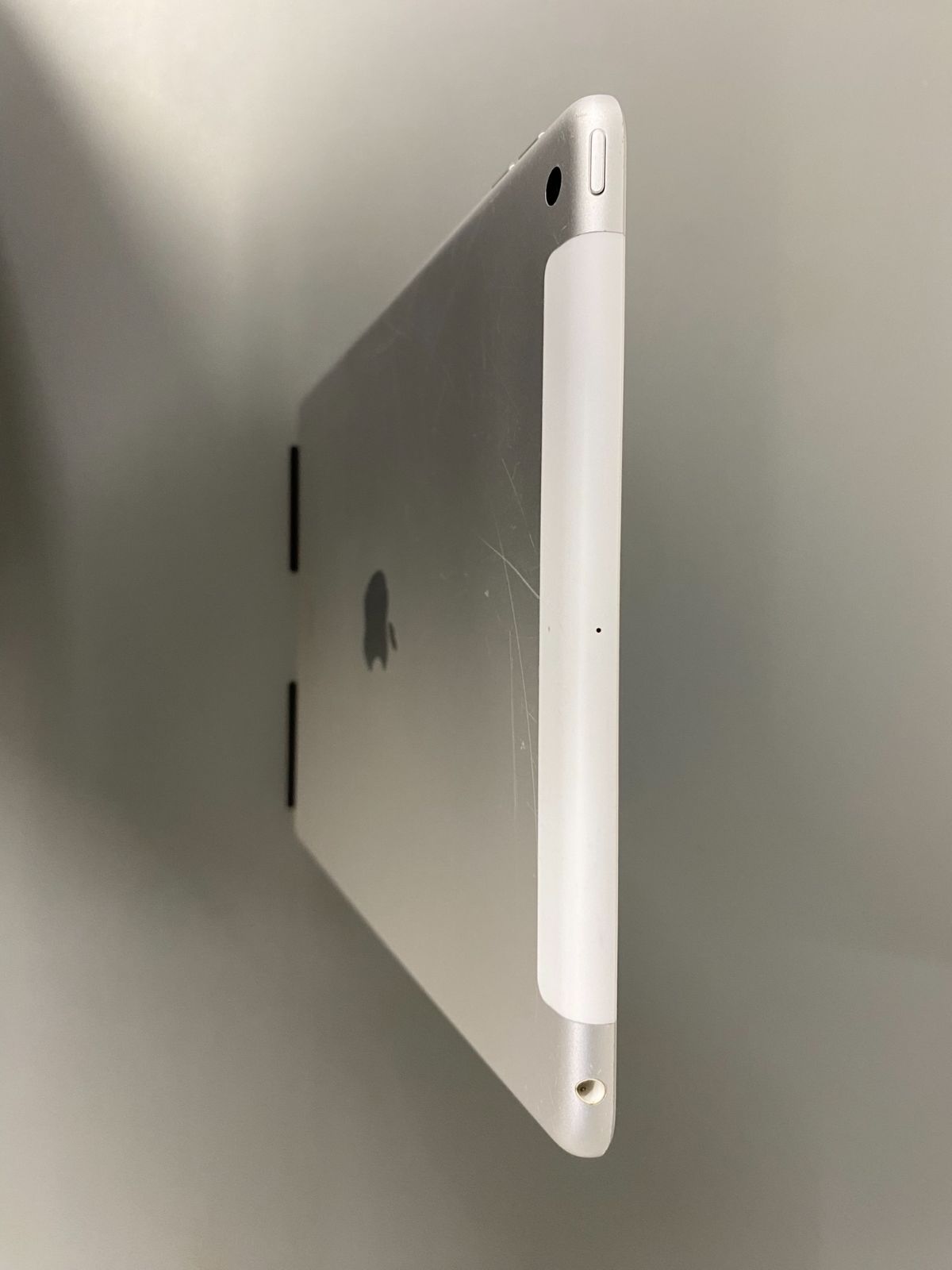 iPad 最安値 の 画面割れ画面全体がバキバキに割れてしまったiPad 