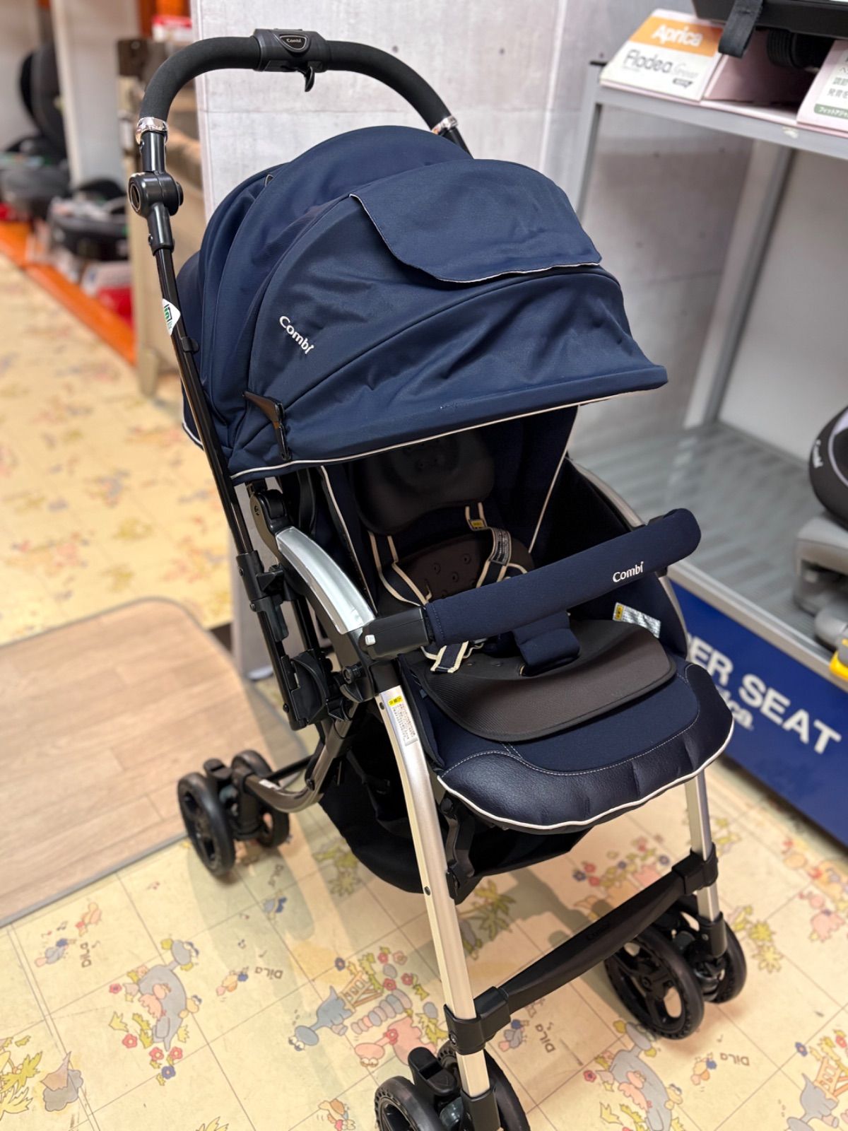  コンビ ディアクラッセ オート4キャス エッグショック FE-500 ムーンブルー 155373 高温スチーム洗浄 除菌完了品 クッション入り ベビーカー バギー 外出 移動用品