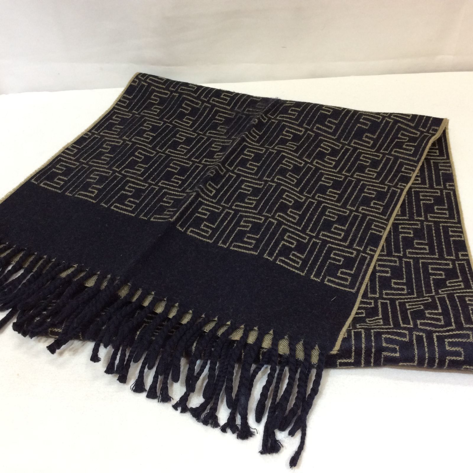FENDI フェンディ ズッカ柄 ウールマフラー ネイビー×ベージュ系