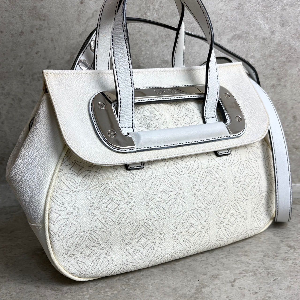✨格安✨ LOEWE ロエベ 2way ショルダーバッグ トートバッグ ✨格安✨ LOEWE ロエベ 2way ショルダーバッグ トートバッグ