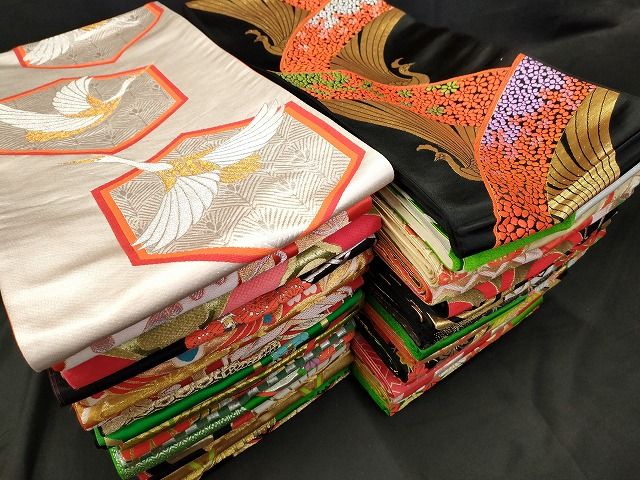 平和屋本店■子供帯 まとめて 35点 鶴 孔雀 蝶 松竹梅 花柄 七宝 金銀糸 など 着用可能多数 未使用品あり se3996