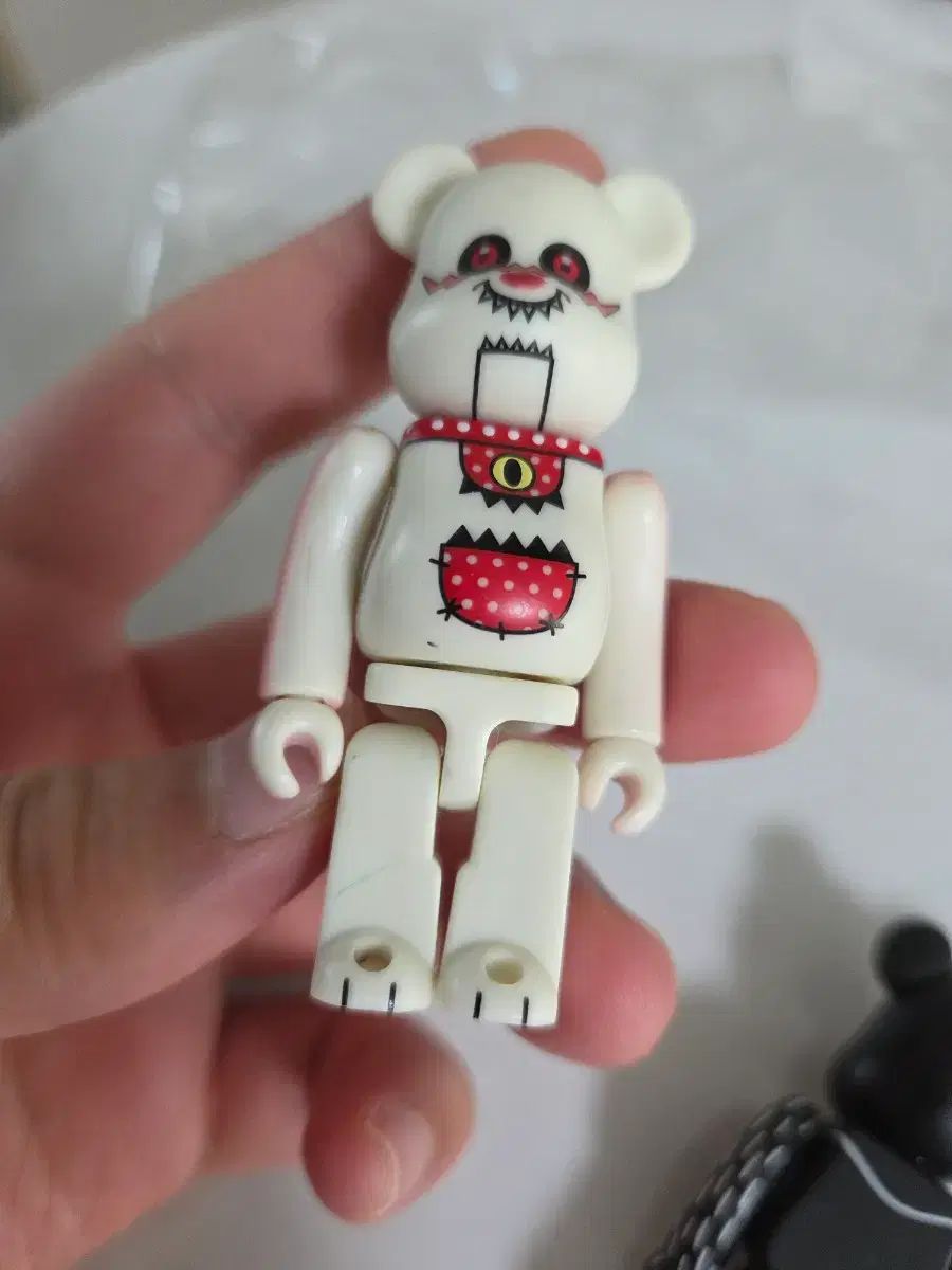 BE@RBRICK (ベアブリック) 100% t9g 黒 白 開封 セット ポップ 出品 