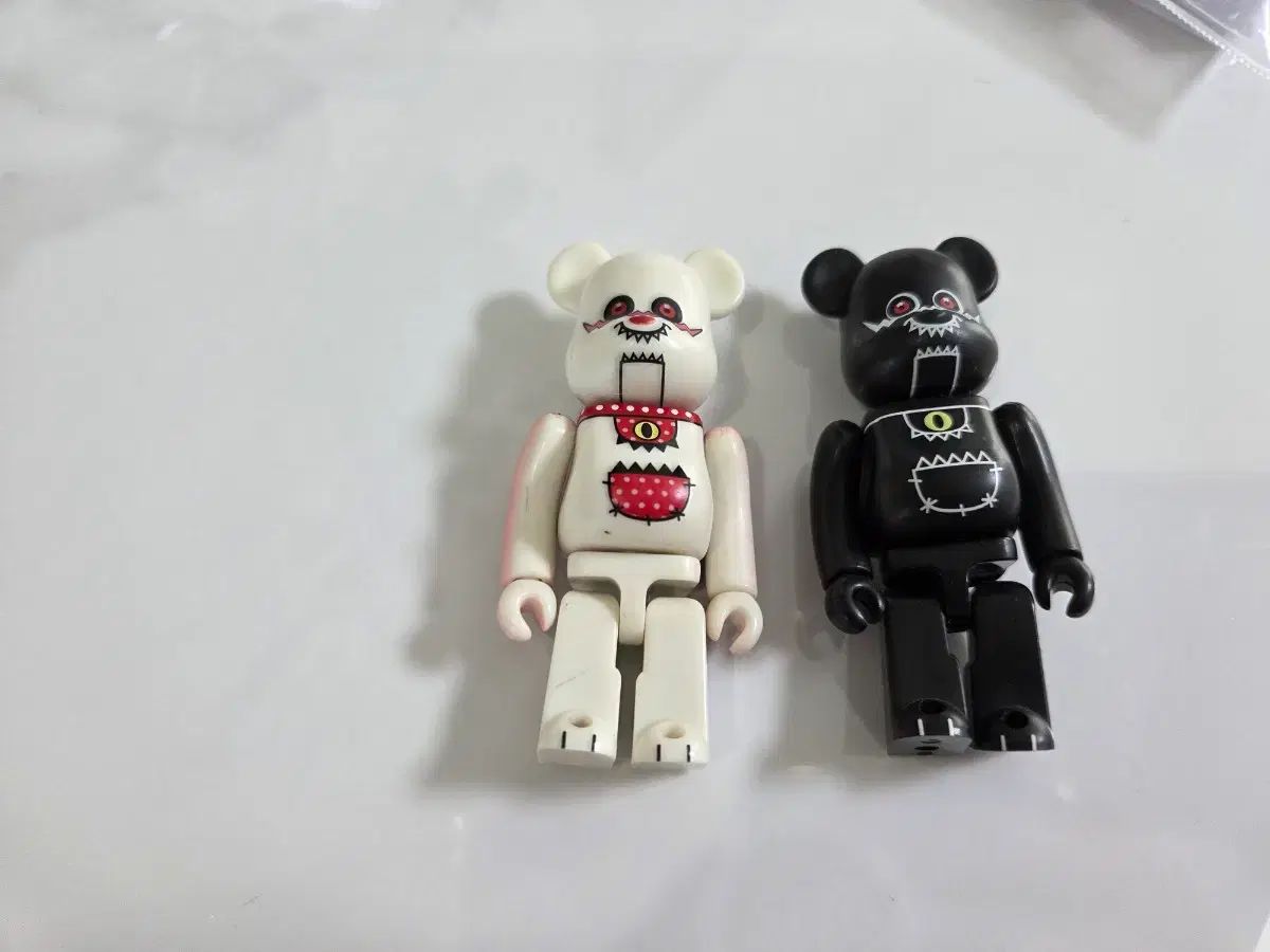 BE@RBRICK (ベアブリック) 100% t9g 黒 白 開封 セット ポップ 出品 