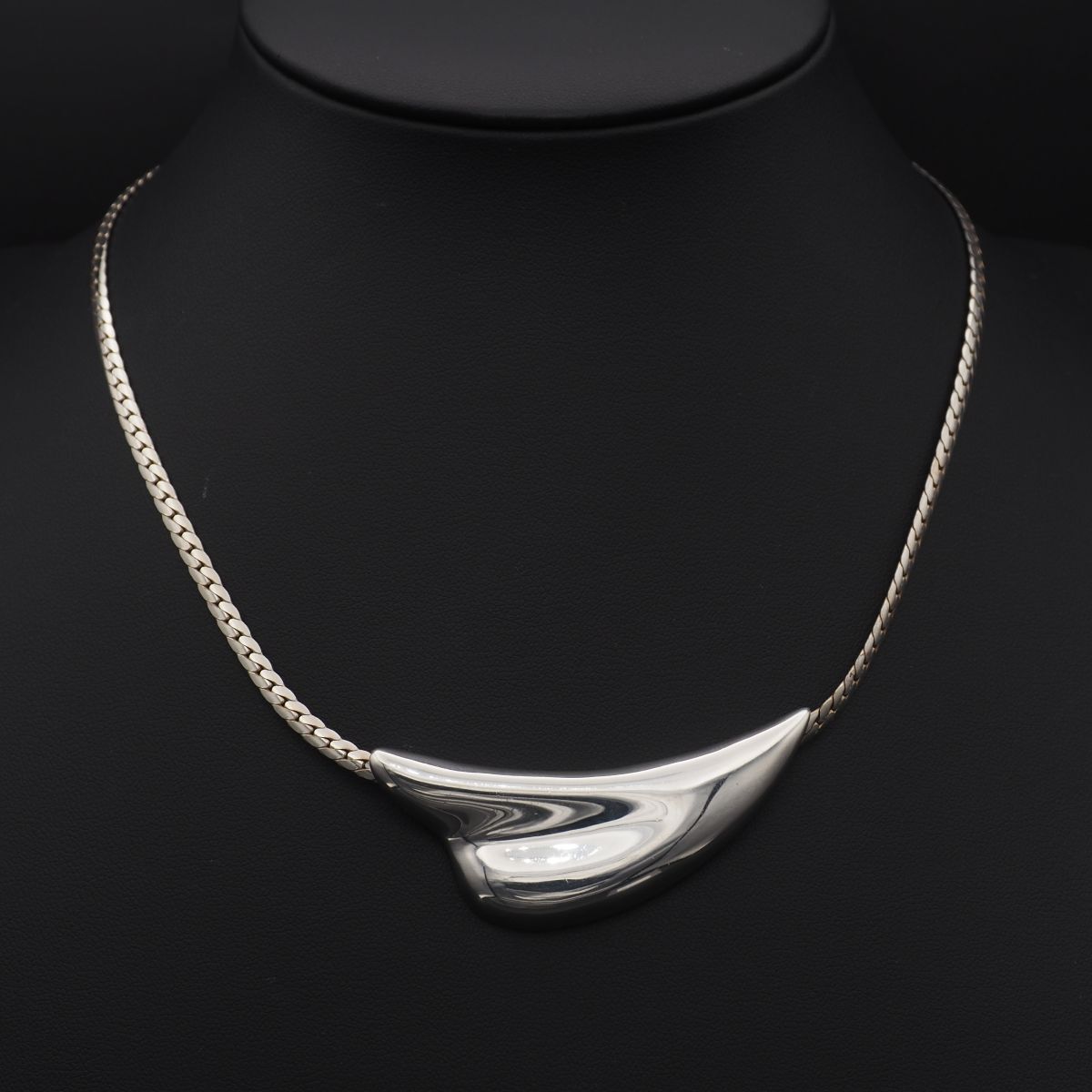 Q830 AVON エイボン STERLING SILVER925刻印 ペンダント ネックレス 