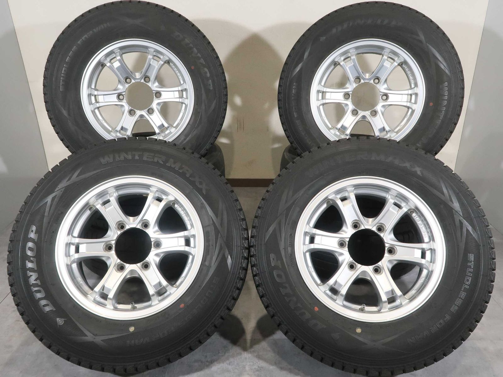 ハイエース レジアス スタッドレスセット 195/80R15 LT 2021年製