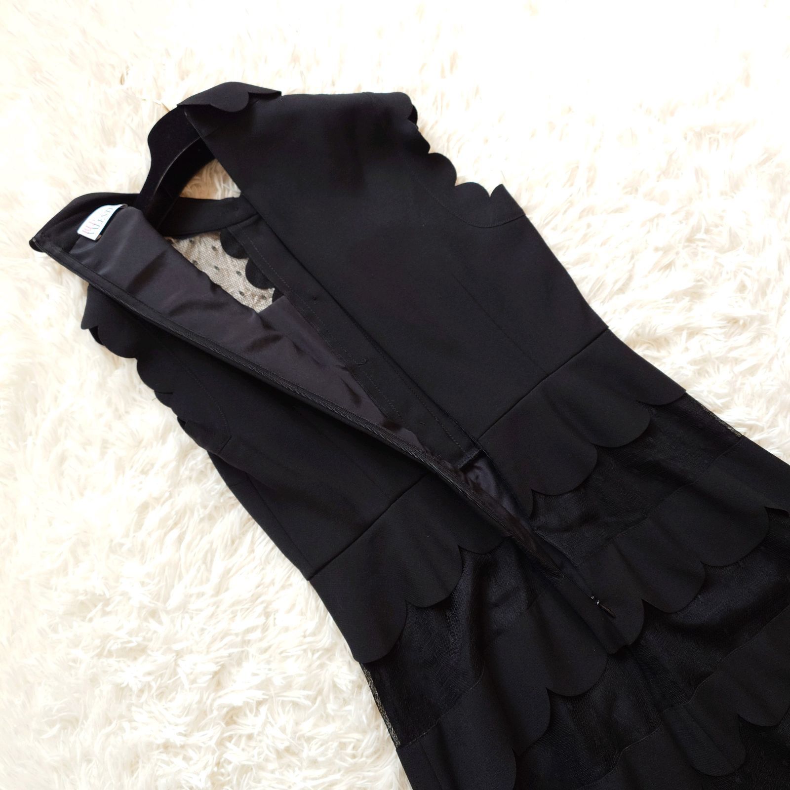 美品◎RED VALENTINO ワンピース 36 S 黒 白 襟 裾スカラップ 美品 レッドヴァレンティノ RED VALENTINO スカラップ ワンピース
