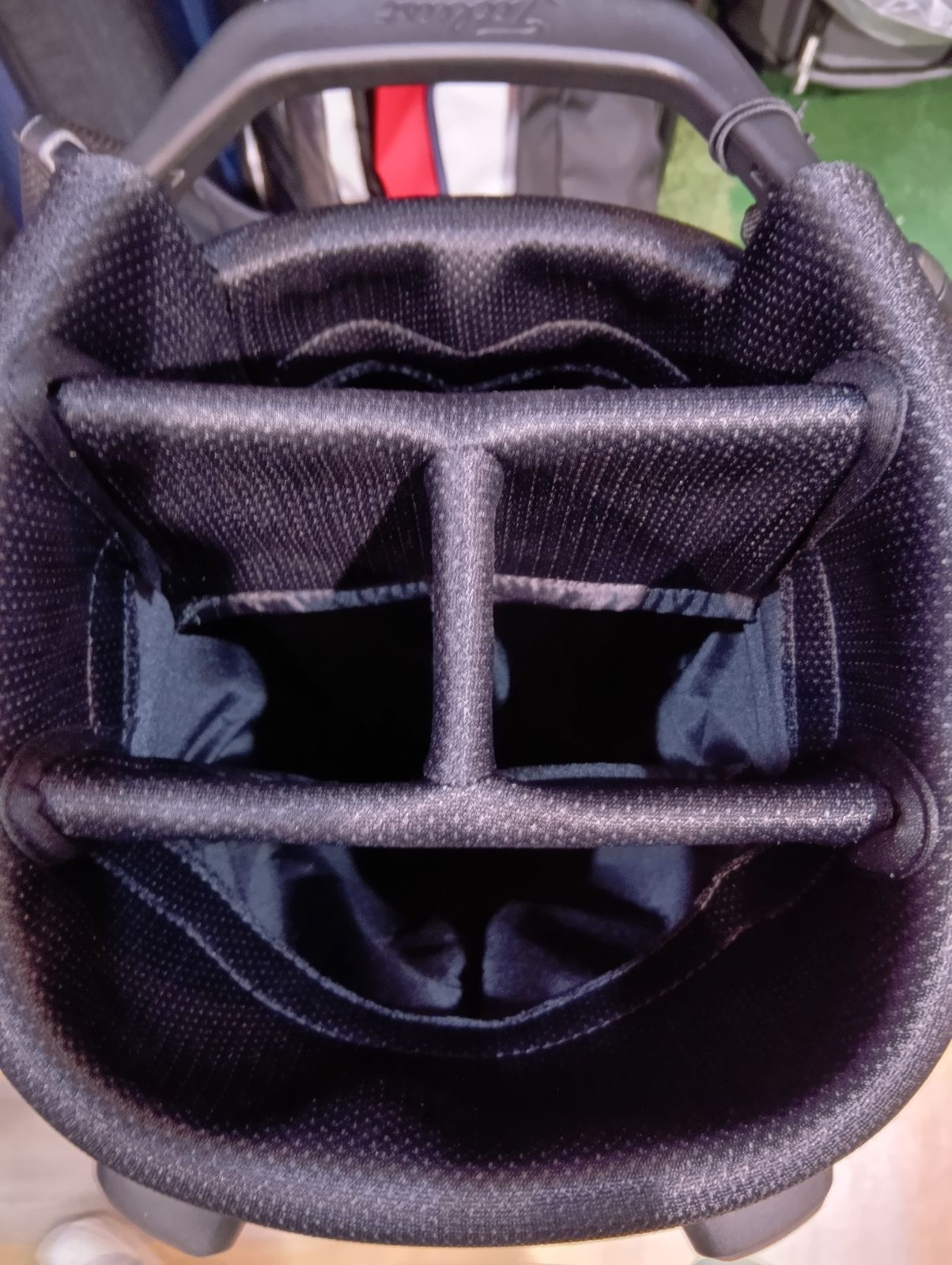 ブラック|レッド|ホワイト 大崎店