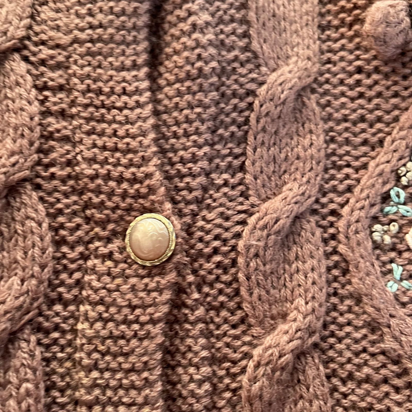 昭和レトロ ブラウン系フラワー刺繍ダイヤ柄 ケーブル編みニット 