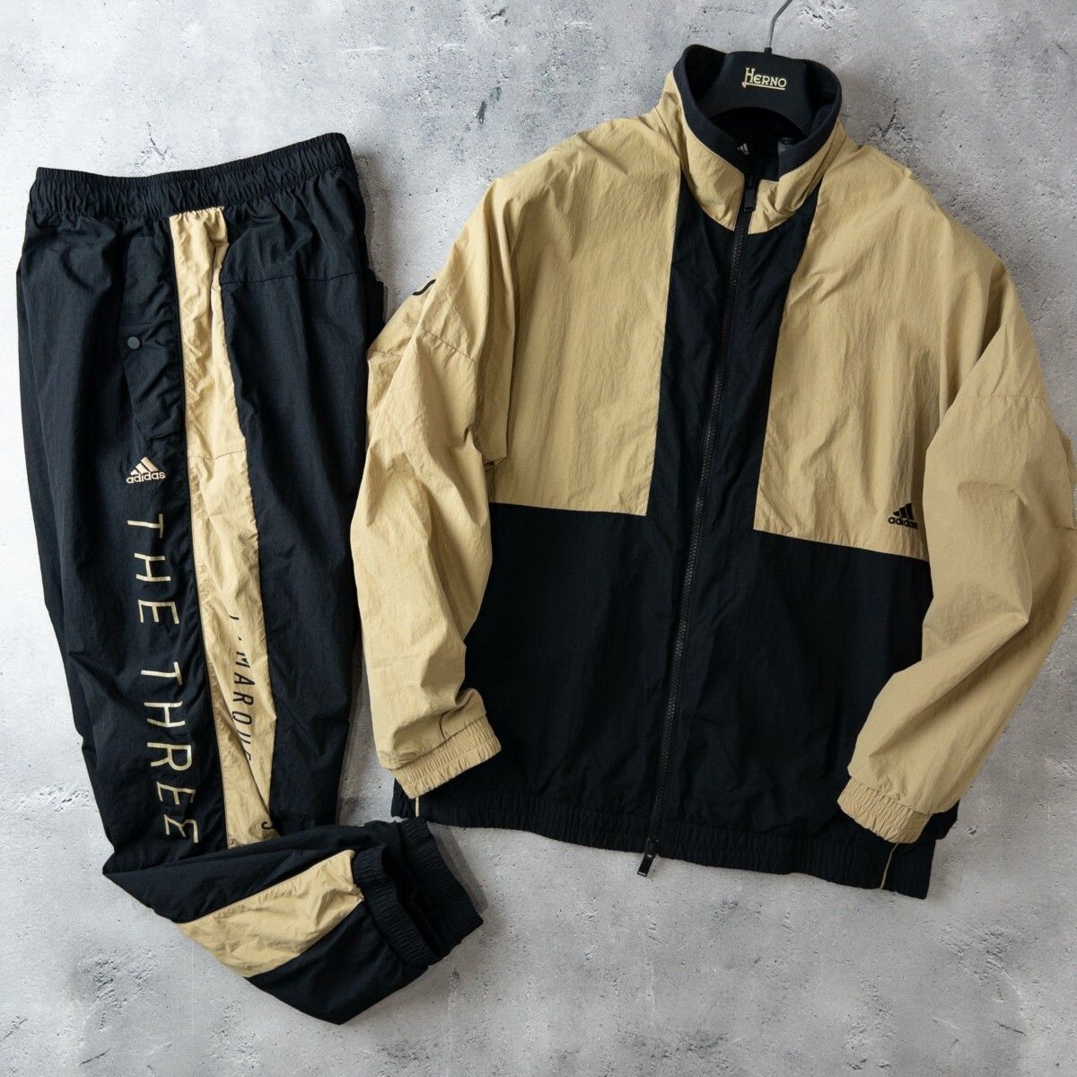 アディダス　ウィンドブレーカー　セットアップ　Ｌサイズ　未使用 adidas（アディダス） 未使用品 ウインドブレーカー セットアップ