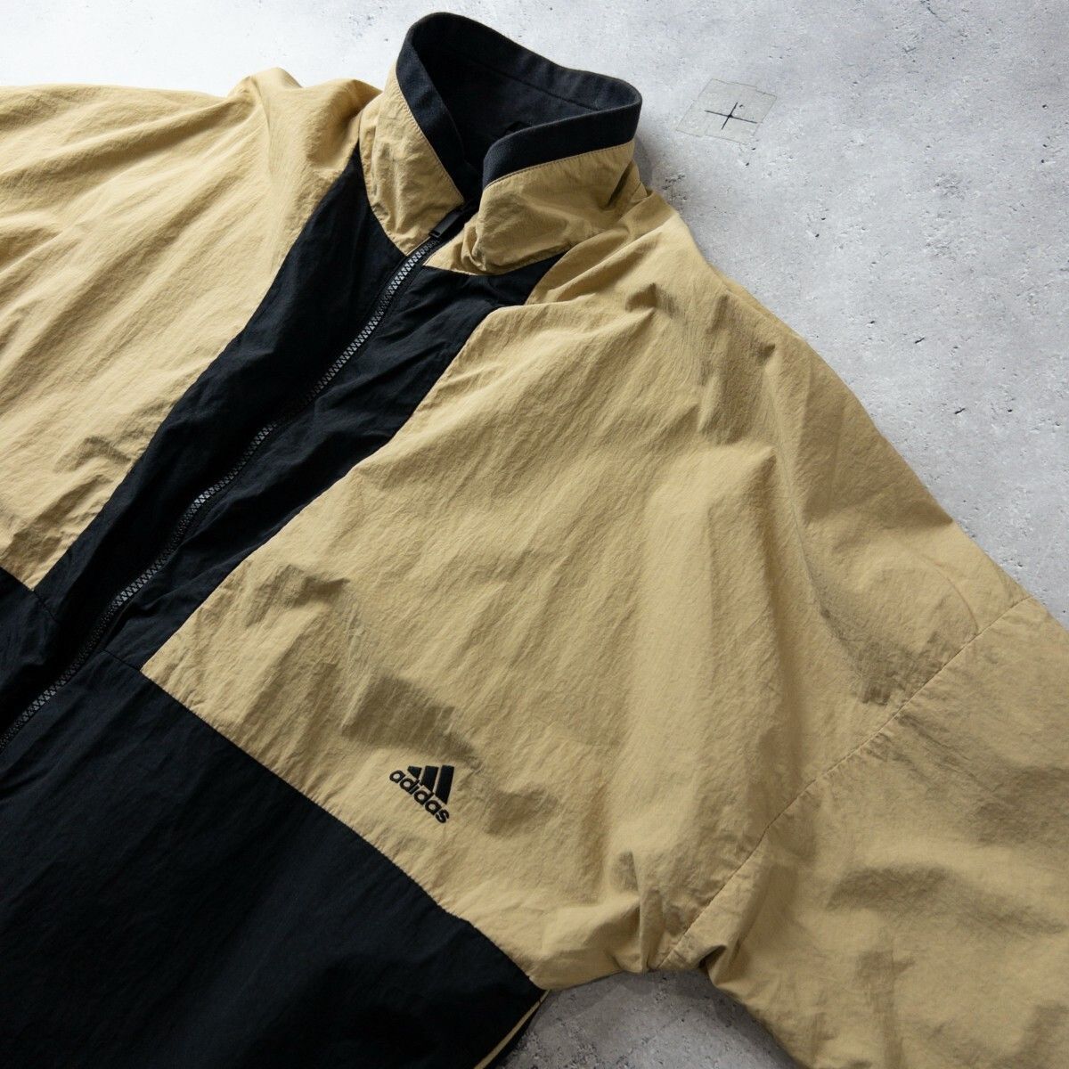 アディダス ウインドブレーカー ナイロン セットアップ 上下 L 美品 アディダス adidas ウーブン ウインドブレーカー 上下 セットアップ