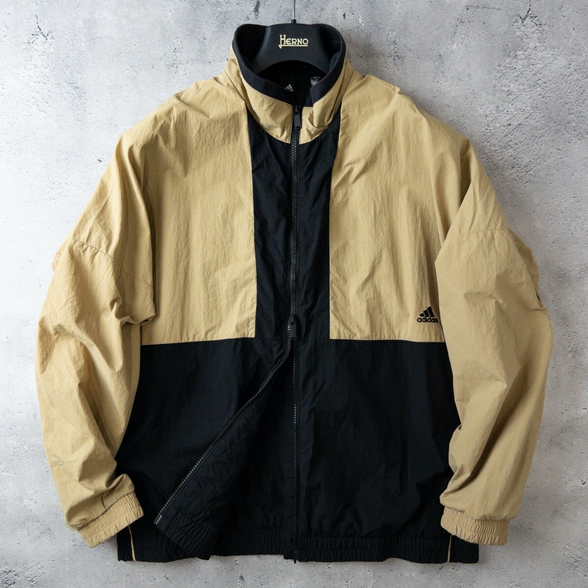 アディダス ウインドブレーカー ナイロン セットアップ 上下 L 美品 アディダス adidas ウーブン ウインドブレーカー 上下 セットアップ
