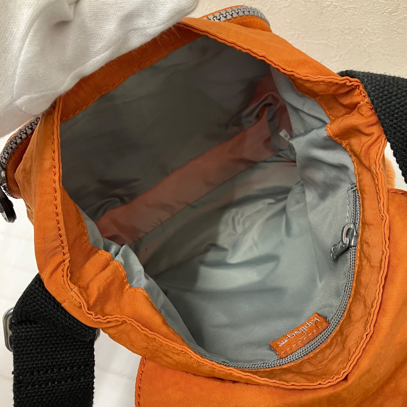 9590 Kipling KIPLING キプリング ショルダーバッグ オレンジ 黒 