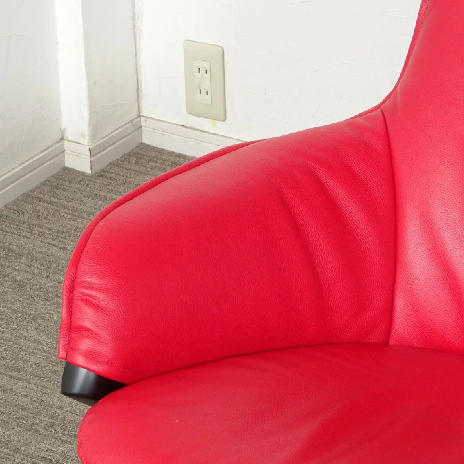 ◾︎SELUNO◾︎ 【展示超美品】Cassina カッシーナ 395 P22 ラウンジ