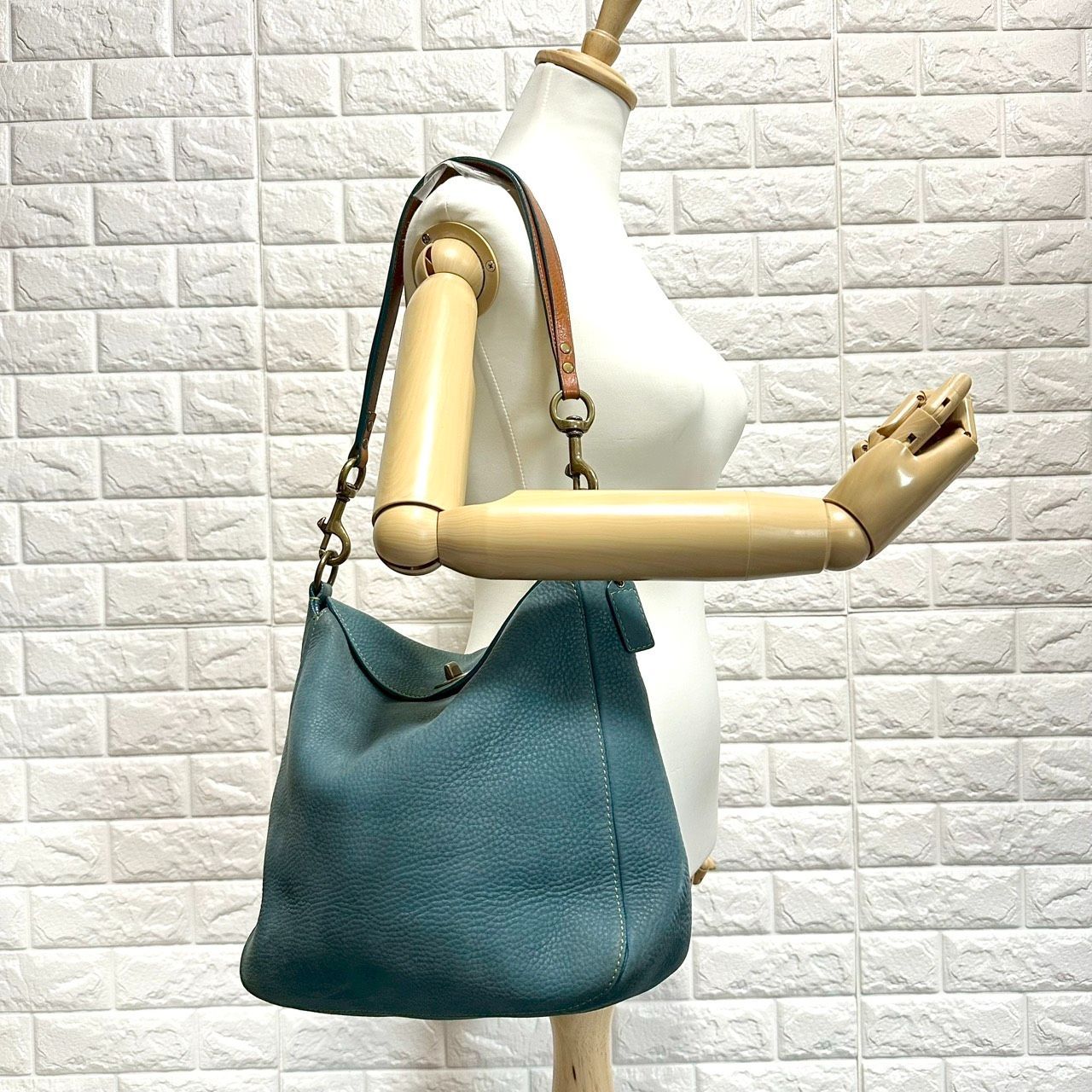 B4560】 COACH コーチ 9392 ショルダーバッグ ターコイズブルー レザー 
