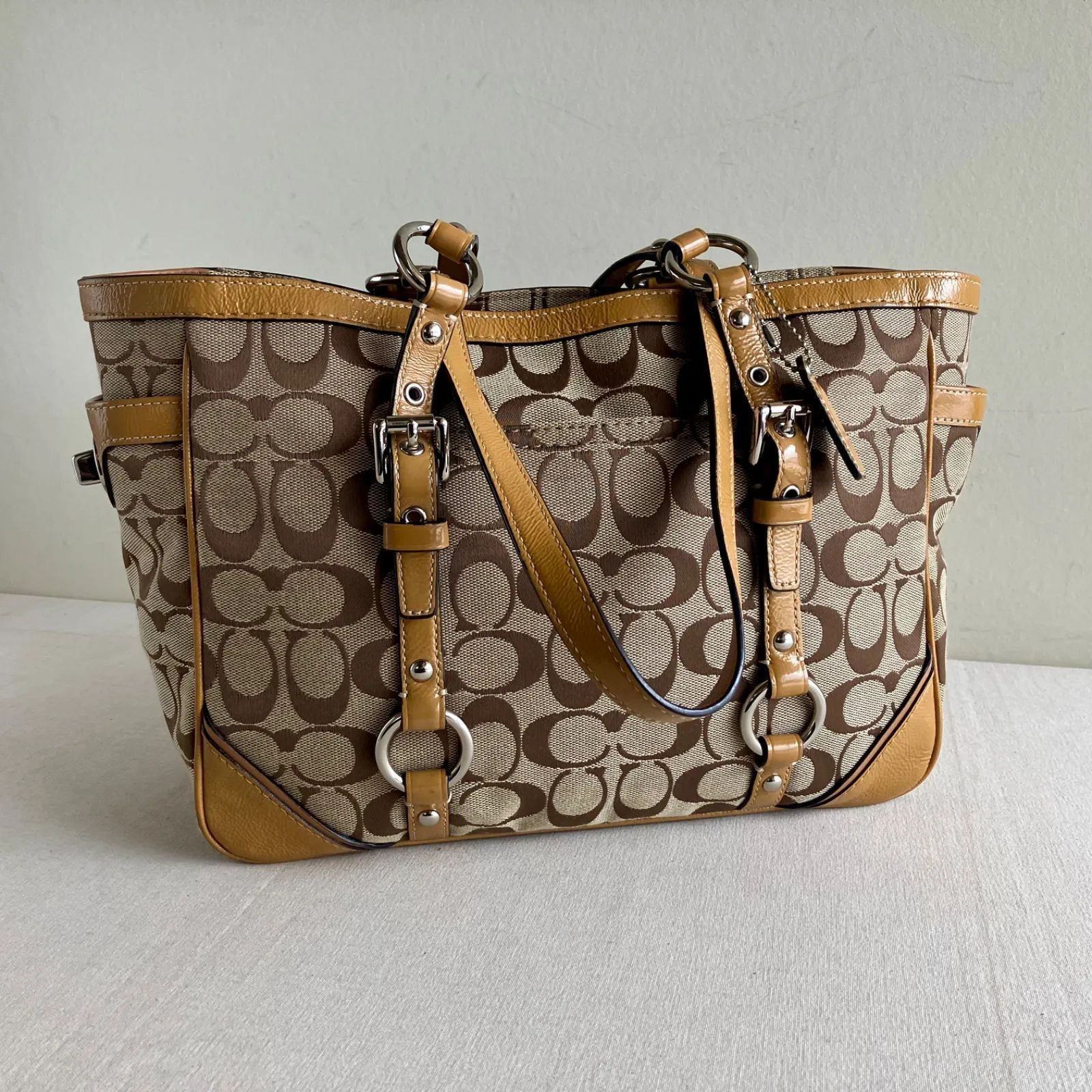 y2k Coach Brown Beige Signature Turnlock Gallery Shoulder Tote Bag 