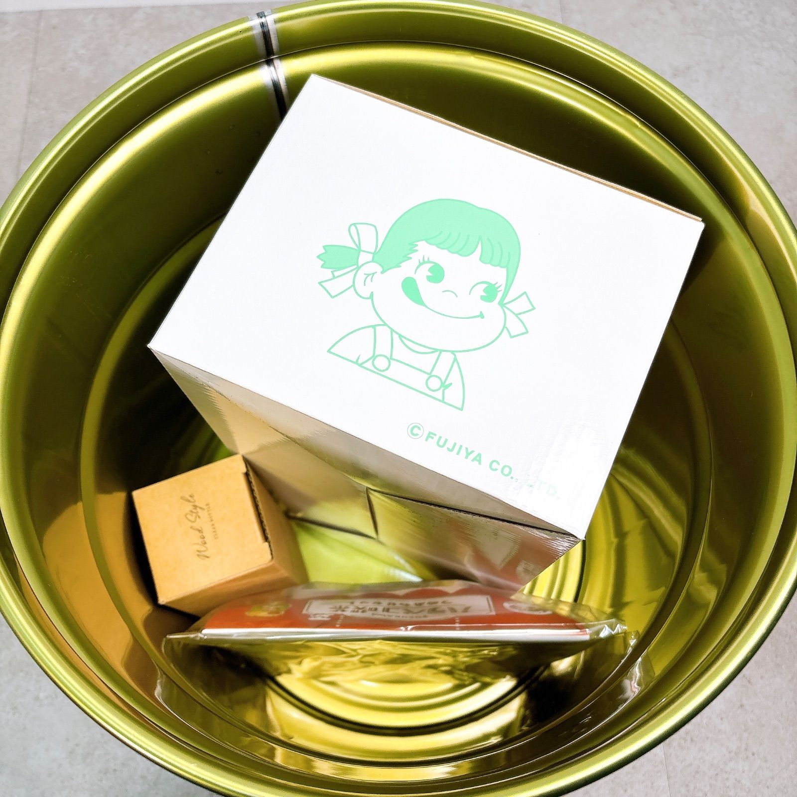FUJIYA Milky ペコちゃん ペール缶 バケツ缶 ペコちゃん人形付 不二家
