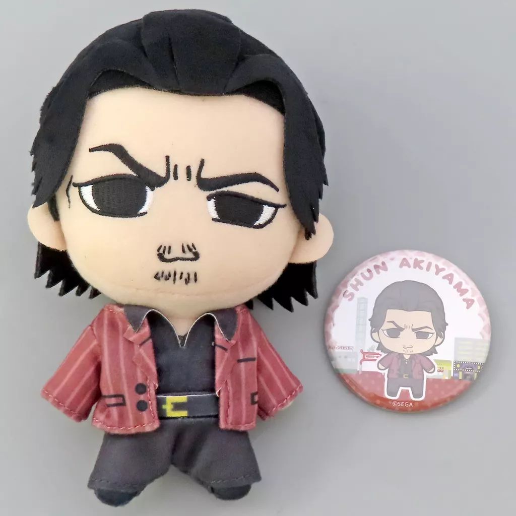 中古】グッズセット 秋山駿 ぬいぐるみ＆缶バッジセット 「龍が如く4