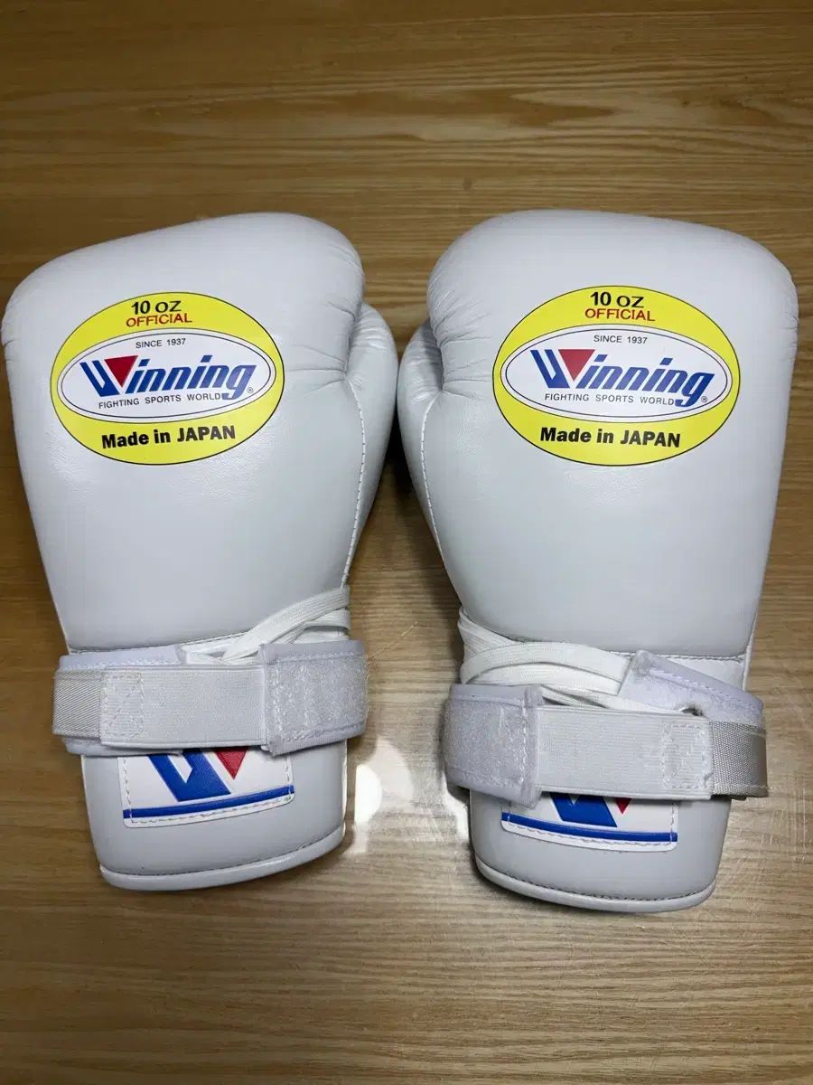 Winning ボクシンググローブ 10oz ホワイト (プロ試合用) ボクシング