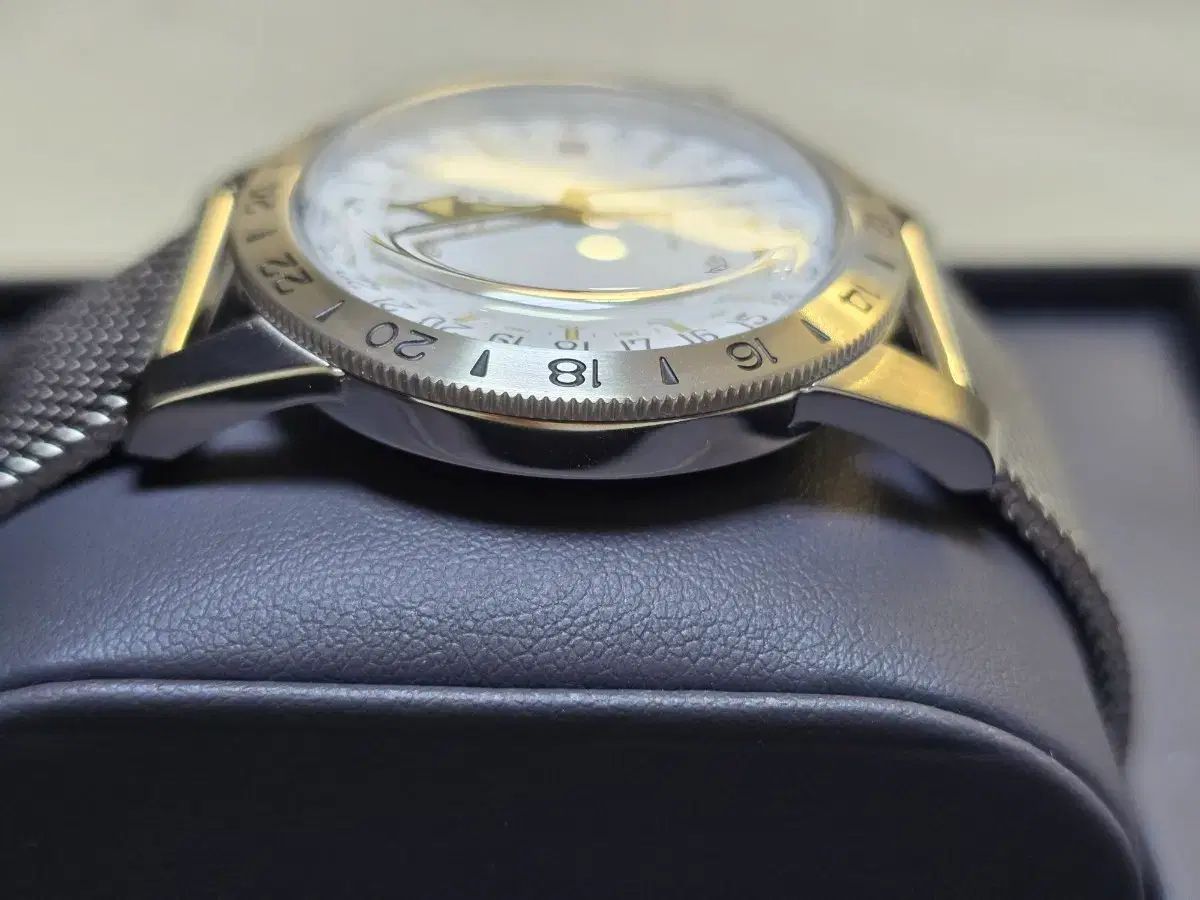  GLYCINE エアマン ヴィンテージ ザ チーフ GL 0470 GMT ボックスフルセット モックネック 自動巻き時計 腕時計(アナログ)