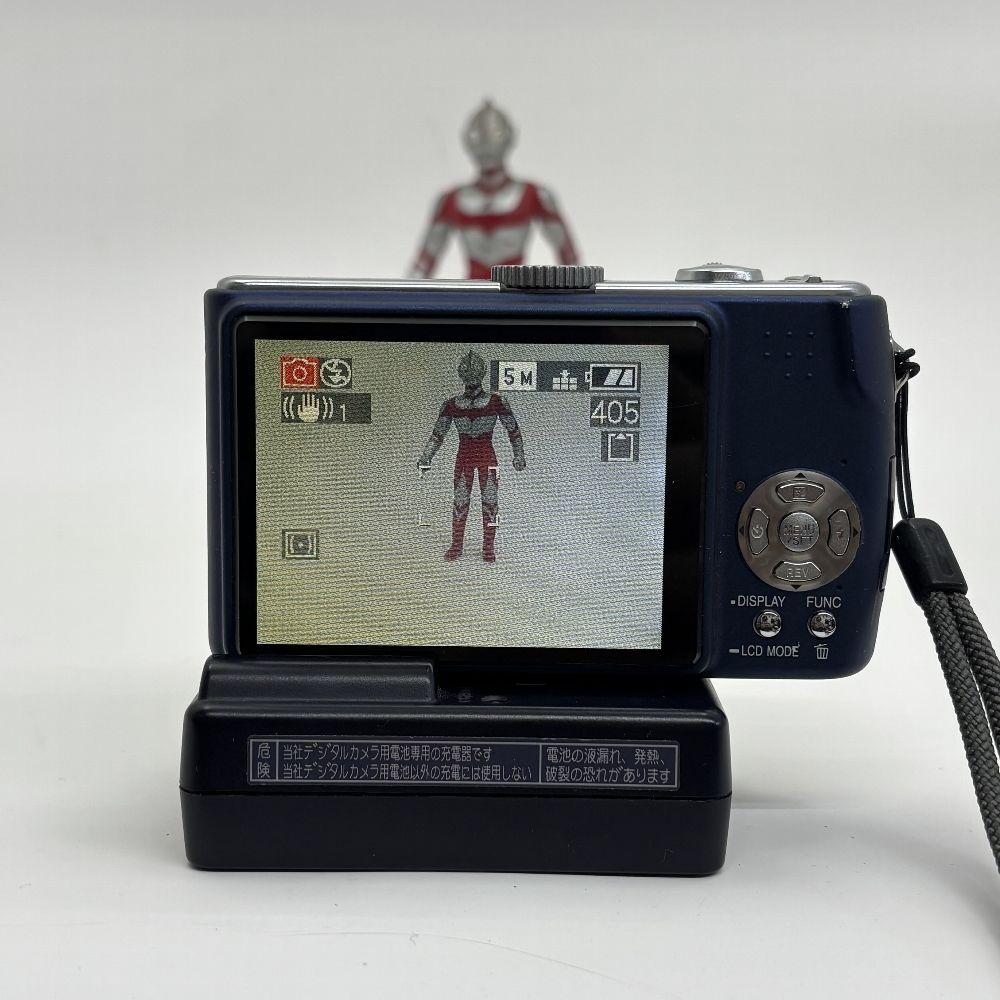 ジャンク Panasonic LUMIX DMC-TZ3 撮影画像・液晶画面に難あり - メルカリ