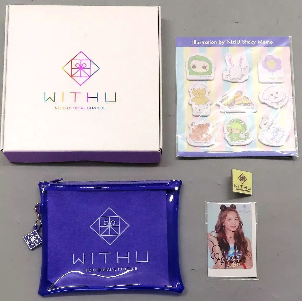 中古】雑貨 NiziU ファンクラブ入会特典セット(AYAKA直筆サイン入り