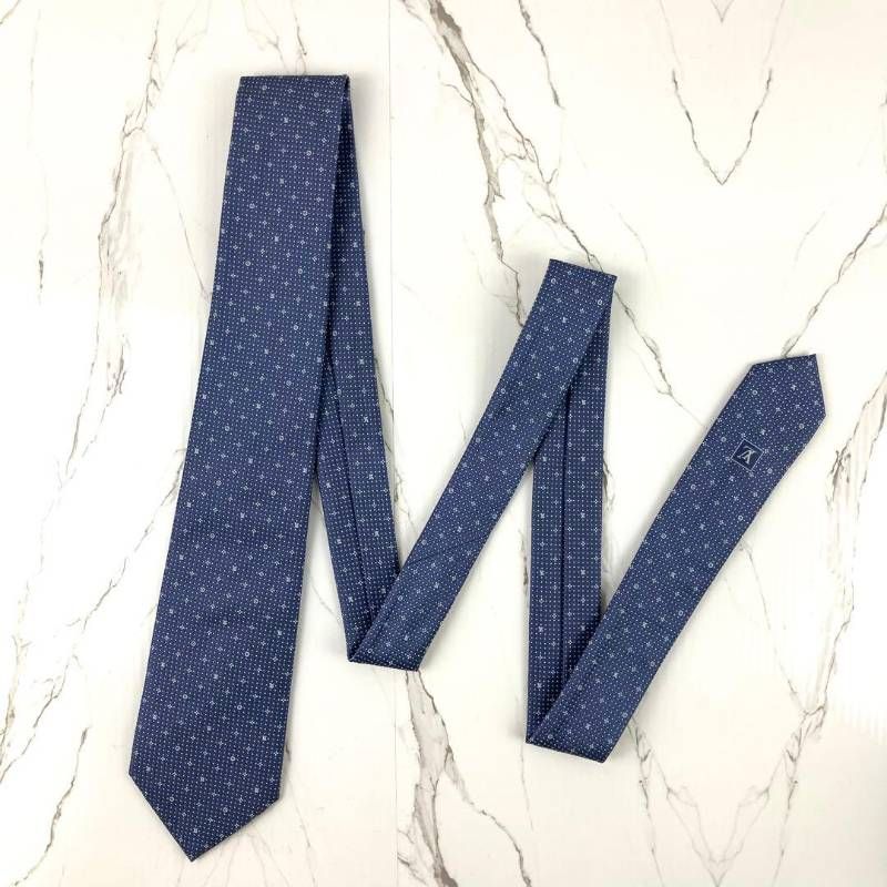 未使用に近い 現行モデル LOUIS VUITTON ルイヴィトン ネクタイ