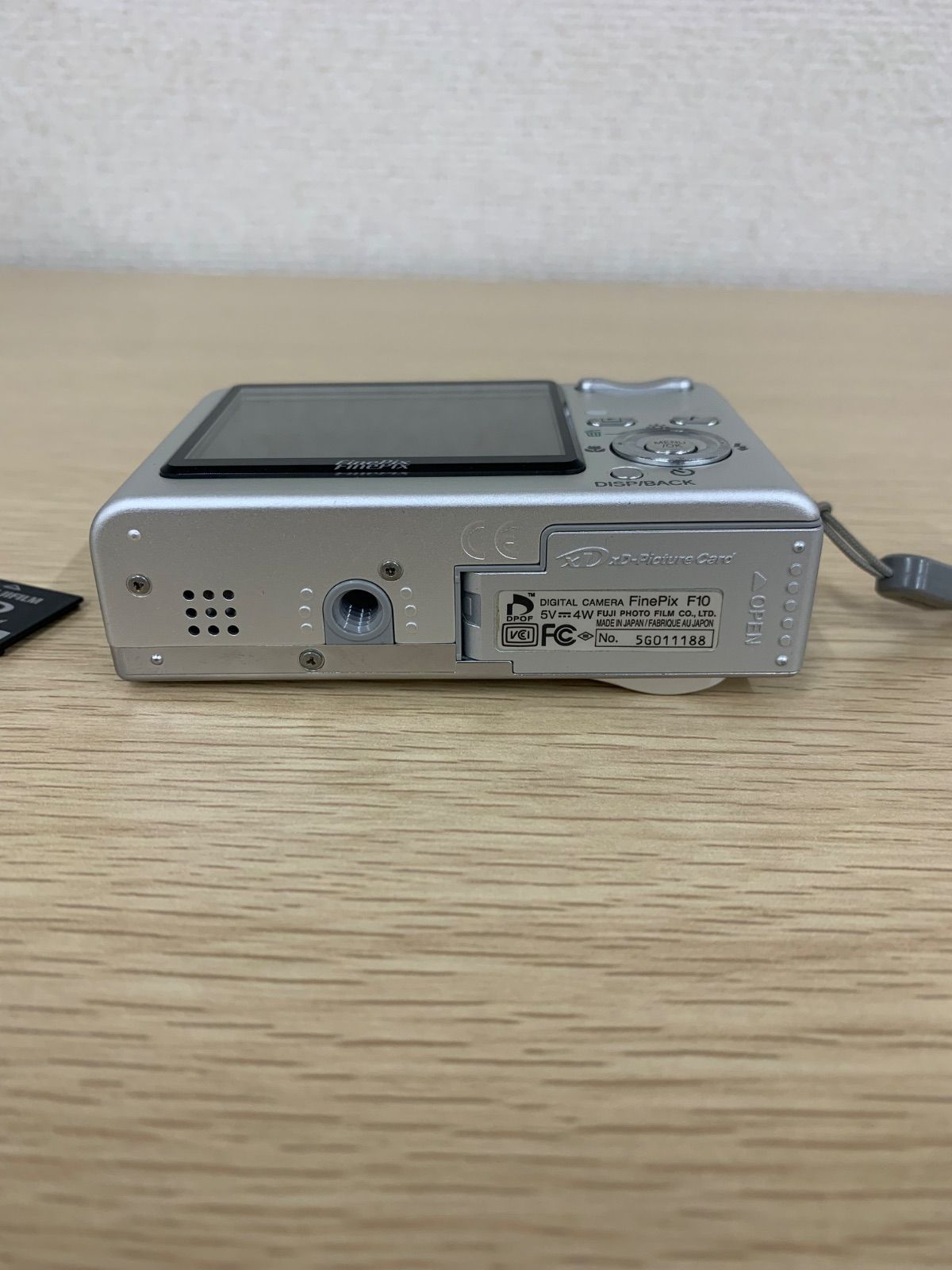 Fujifilm FinePix F10 デジタルカメラ ケース付き 動作未確認 Fujifilm FinePix F10 デジタルカメラ動作未確認 Camera Digital