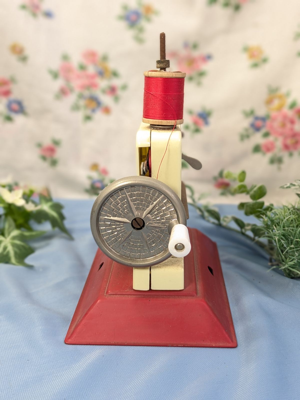 イギリス アンティーク Little Bettyトイミシン ミニミシン - メルカリ