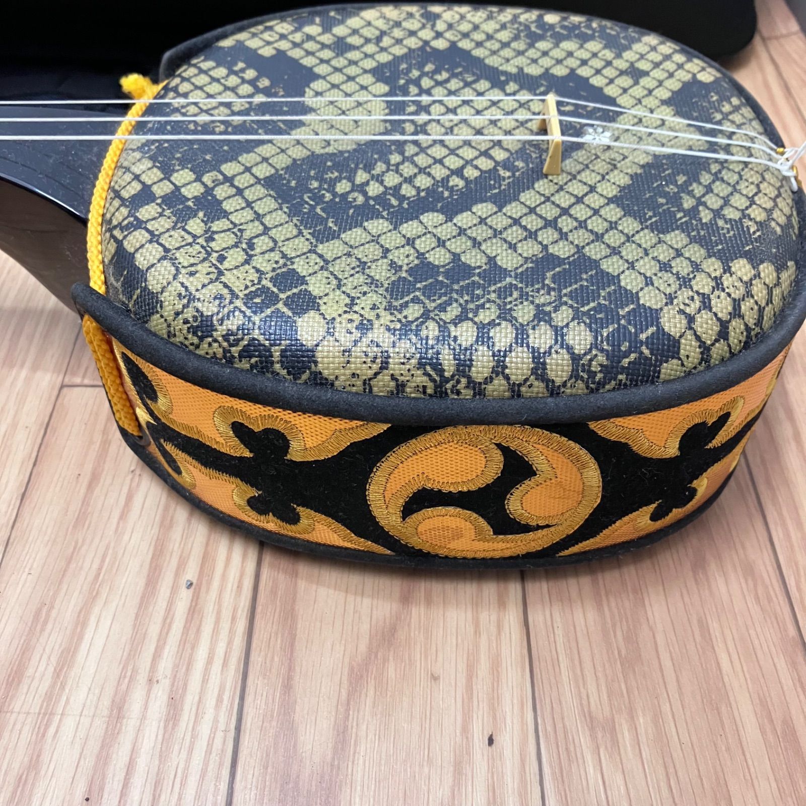 三線 ヘビ柄 専用ケース付き 三線 ヘビ柄 専用ケース付き 【公式通販】