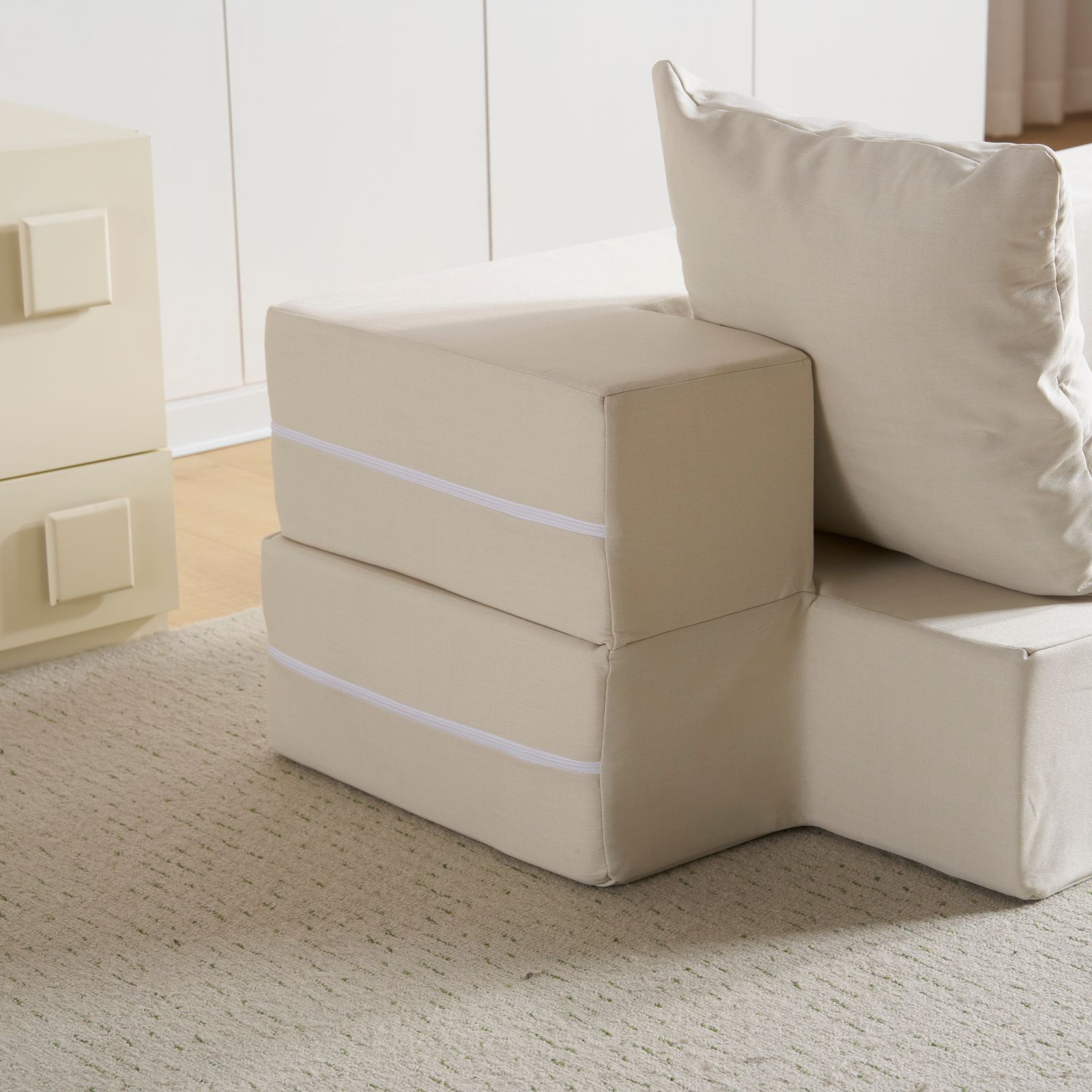  2人掛けソファベッド 組立て不要 フロアソファ コンパクト ローソファ ソファー 1人暮らし マルチに使える クッション付き 座椅子 1人掛け 完成品 運びに便利だ 軽いソファー 圧縮梱包 高反発ウレタン ウレタンの密度25D 支持力150N カウチソファ 2人掛け 3人掛けソファ ソファ ソファベッド