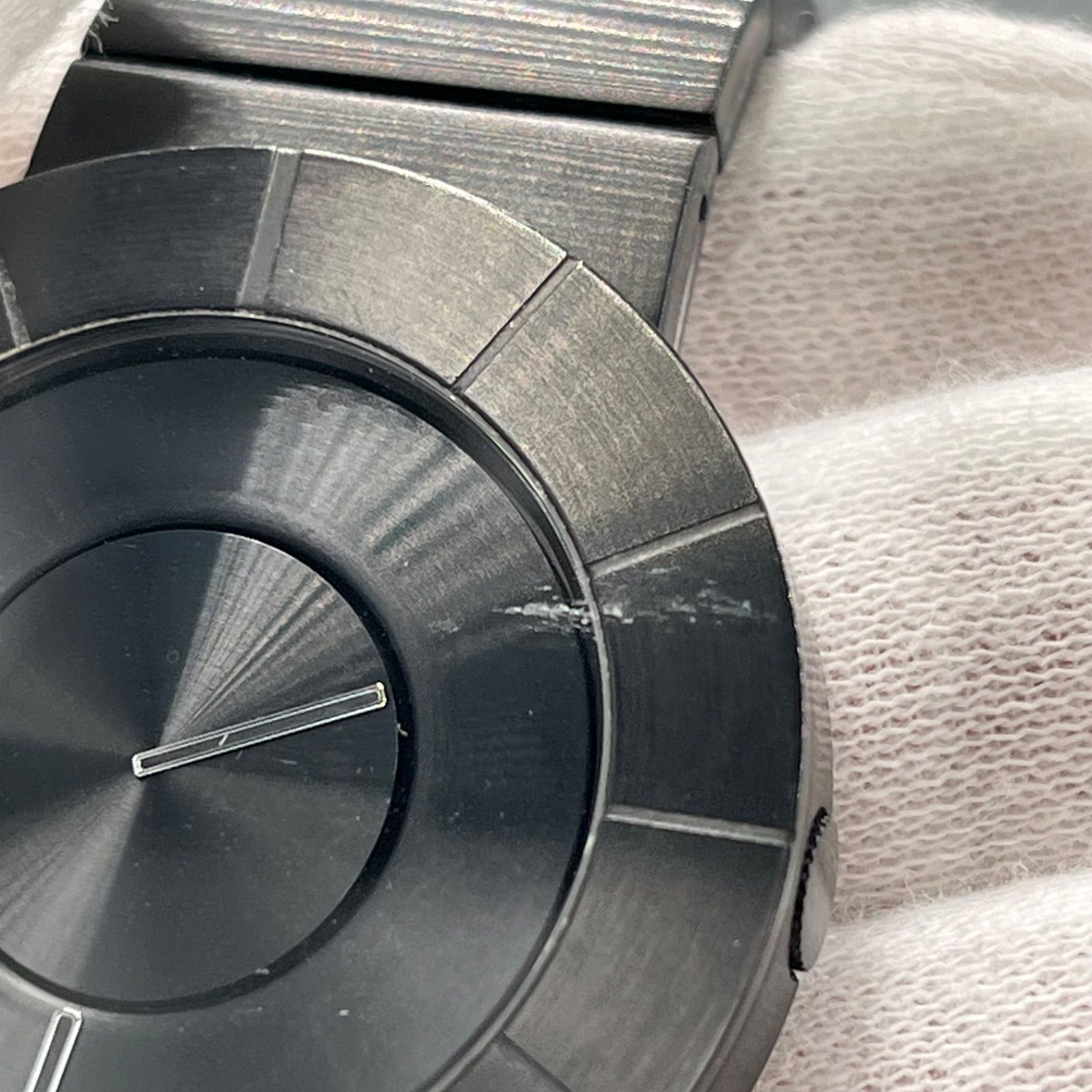 □ ISSEY MIYAKE イッセイミヤケ TO designed by 吉岡徳仁 腕時計