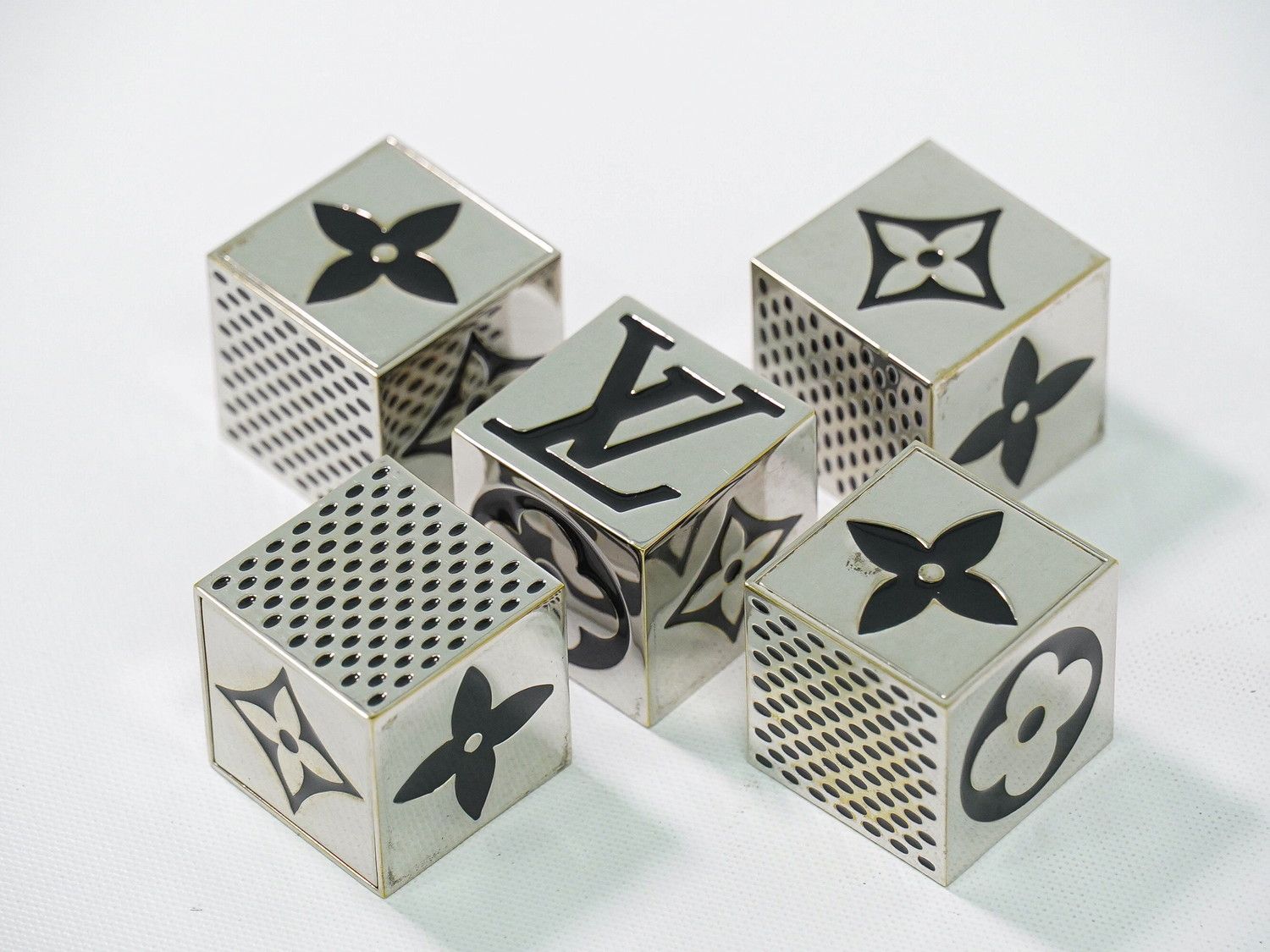 本物 ルイヴィトン LOUIS VUITTON LV キューブゲーム 2011年