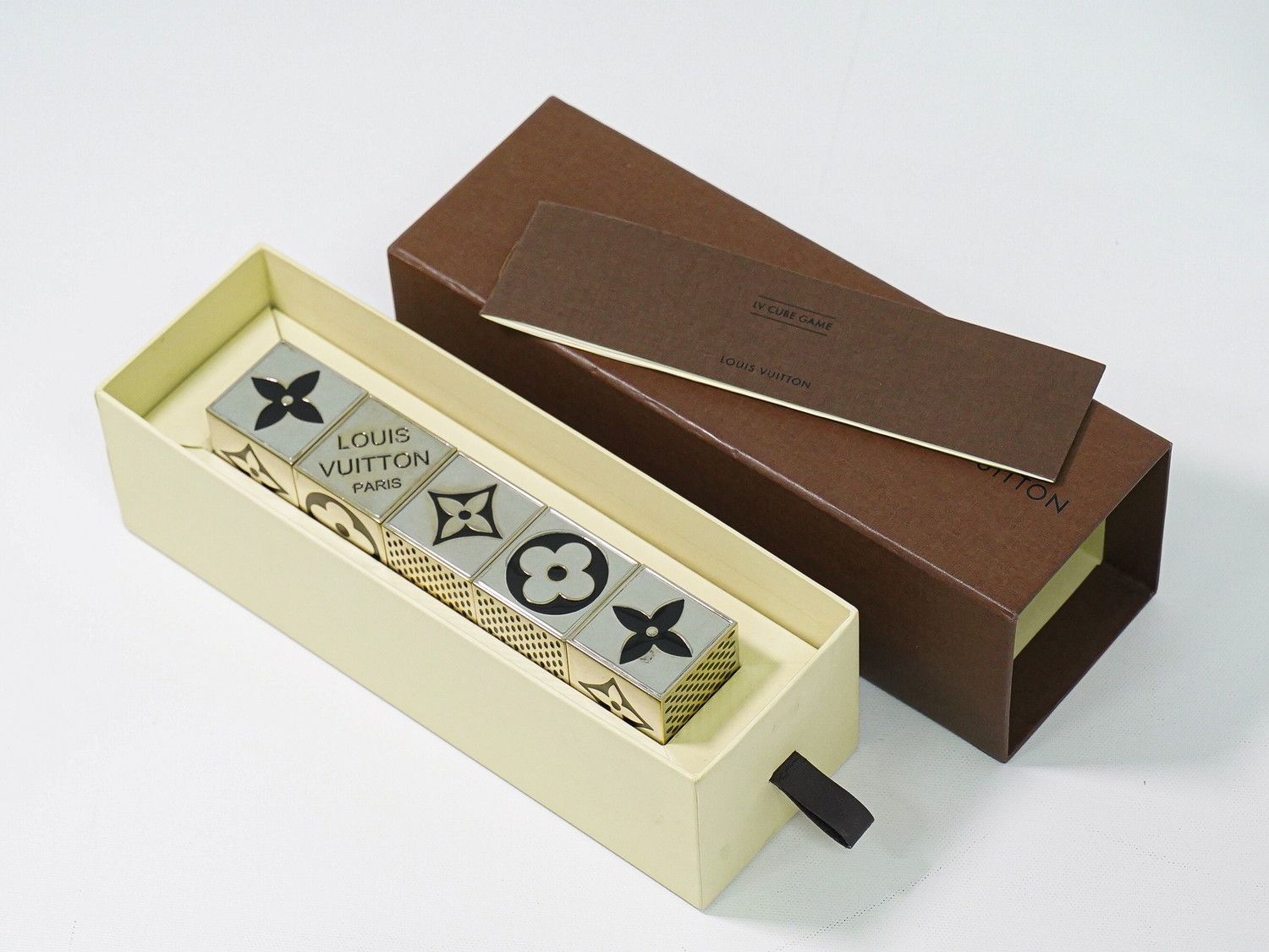 本物 ルイヴィトン LOUIS VUITTON LV キューブゲーム 2011年