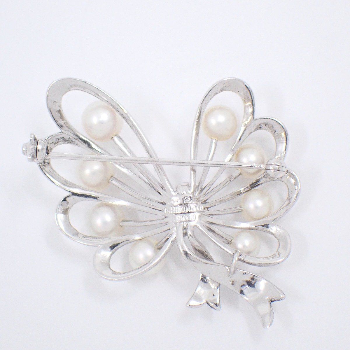 MIKIMOTO ミキモト リボンモチーフ ブローチ シルバー/パール8粒【い