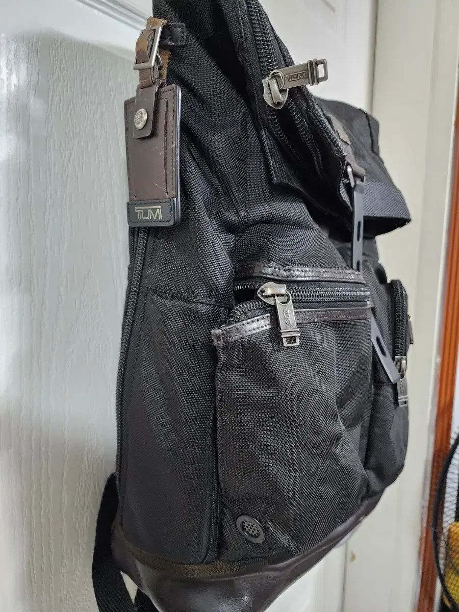 正規品 Tumi（トゥミ） ルーク ロールトップ ブラック バックパック 