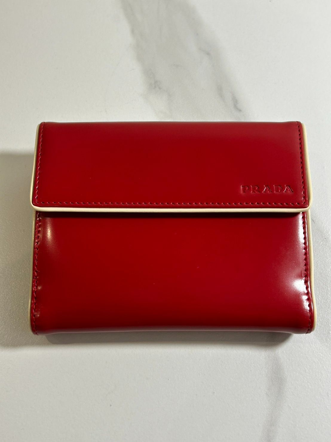 PRADA】極美品 プラダ レザー 折り財布 レッド 1M0523 - メルカリ