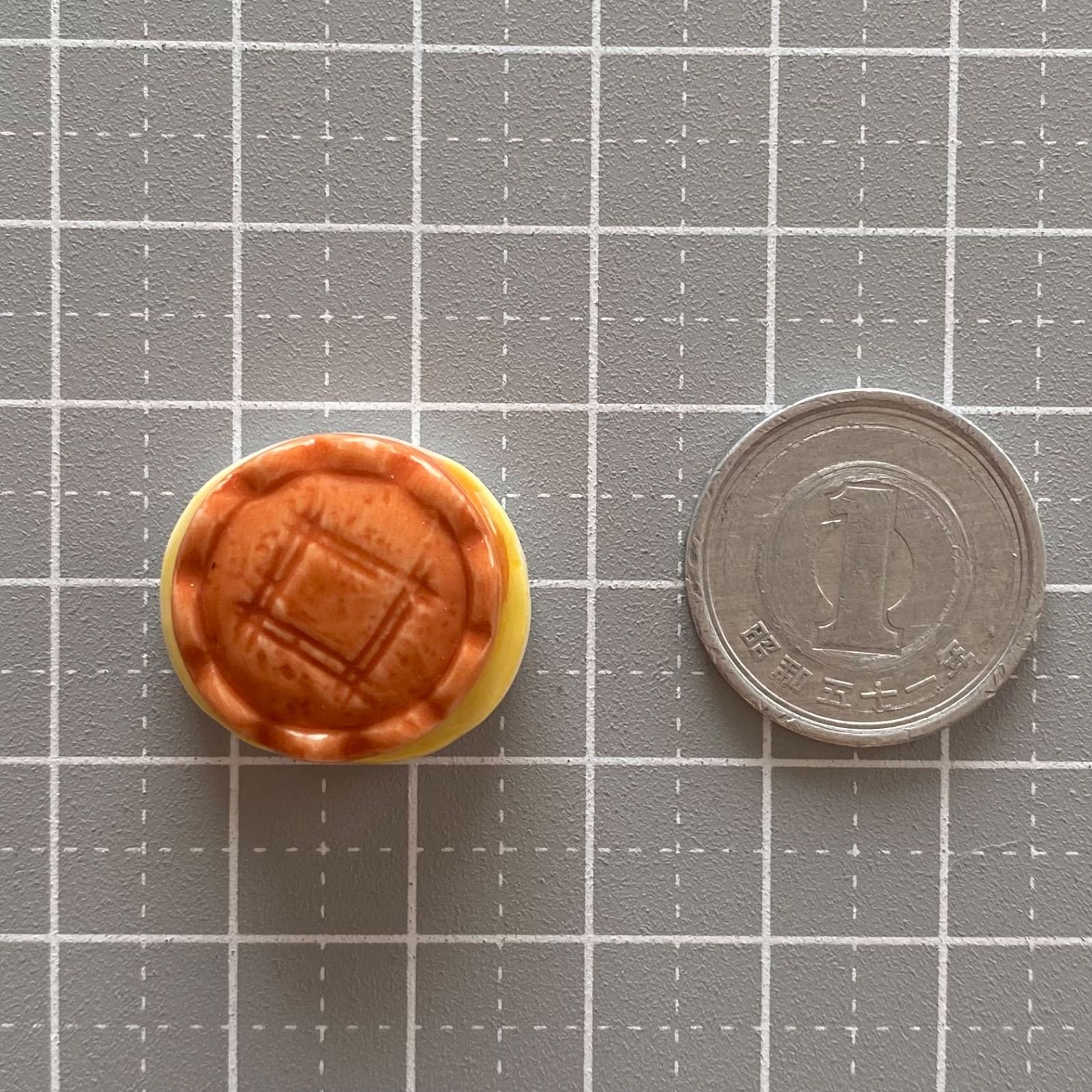 ガレット・デ・ロワのフェーブ ※筆記あり／フランス雑貨／陶器