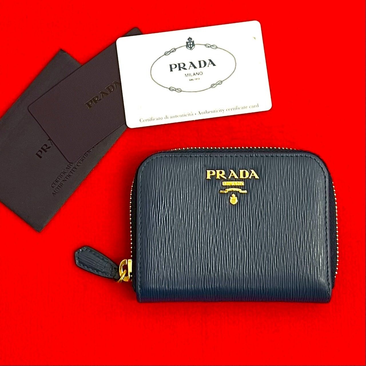 極 美品 希少品 カード付 PRADA プラダ ロゴ 金具 ヴィッテロ レザー 
