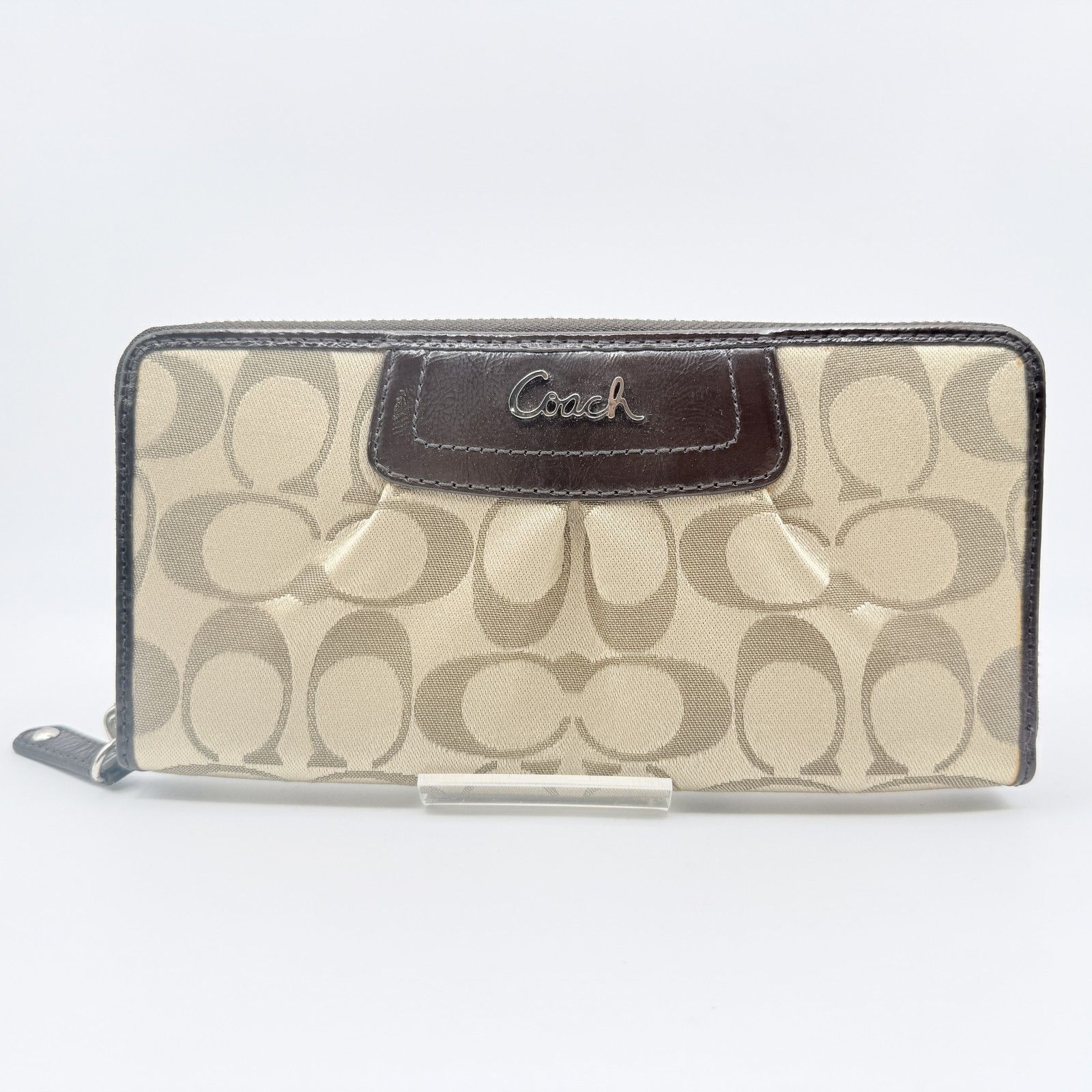 COACH（コーチ）シグネチャー ラウンドファスナー長財布 ベージュ 