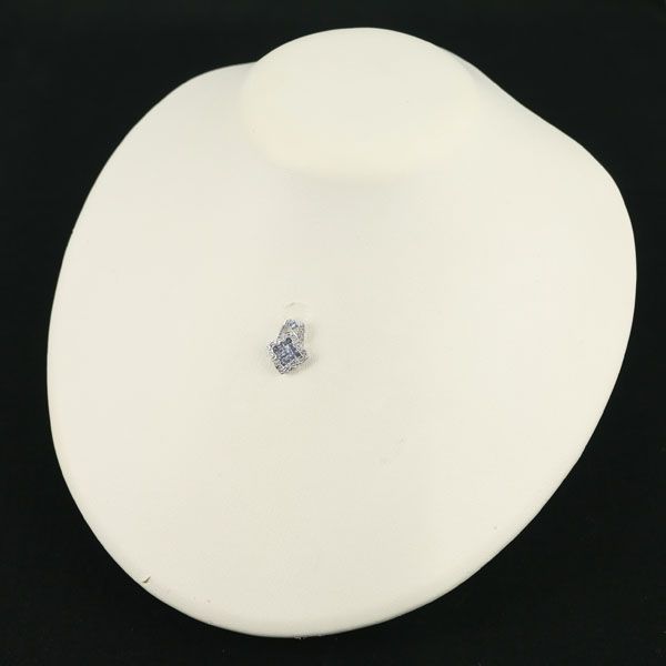 レ・エッセンシャル ペンダントトップ サファイア ダイヤ ダイヤモンド