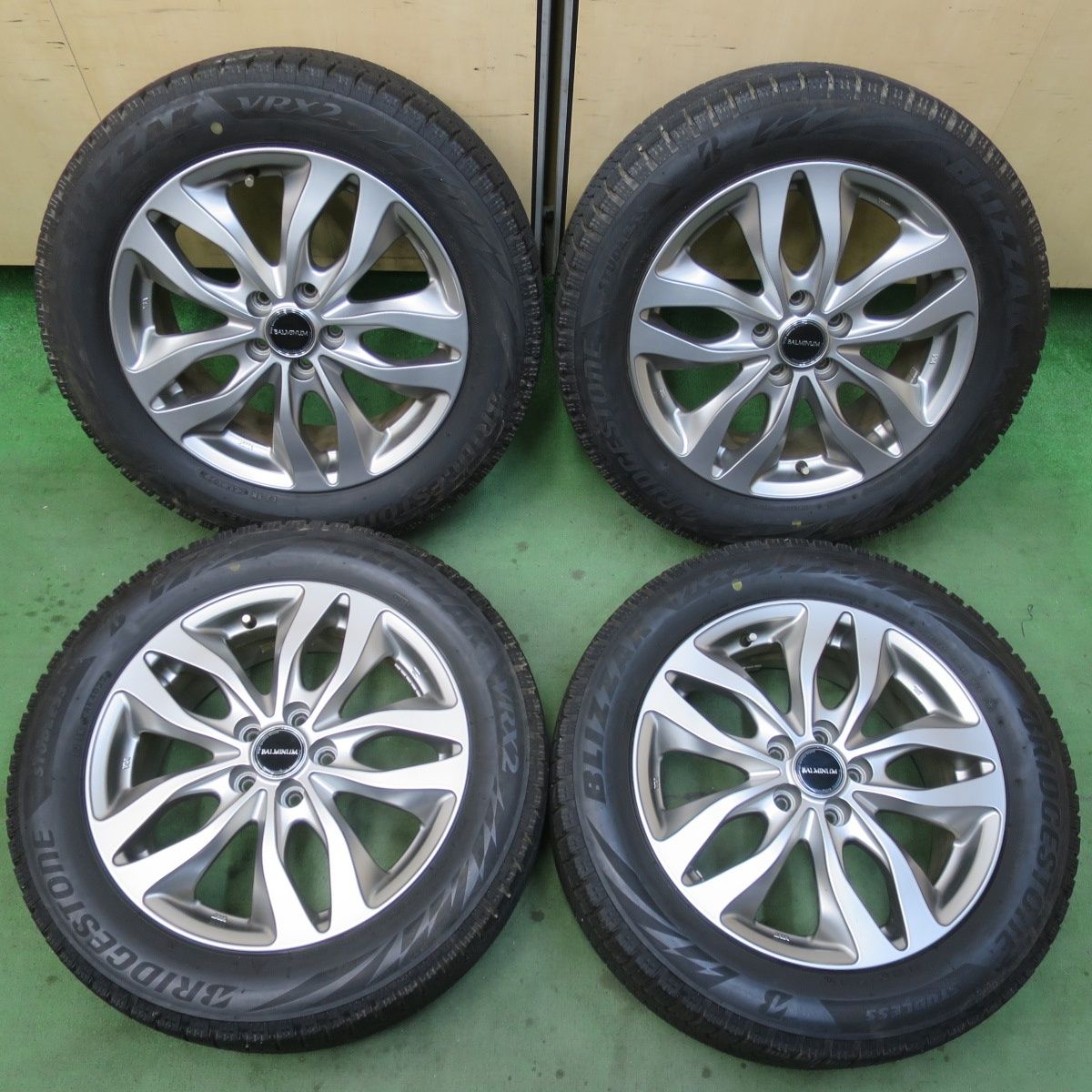 バリ溝！22年！キレイ！9分☆インプレッサ 等 205/55R16 スタッドレス 