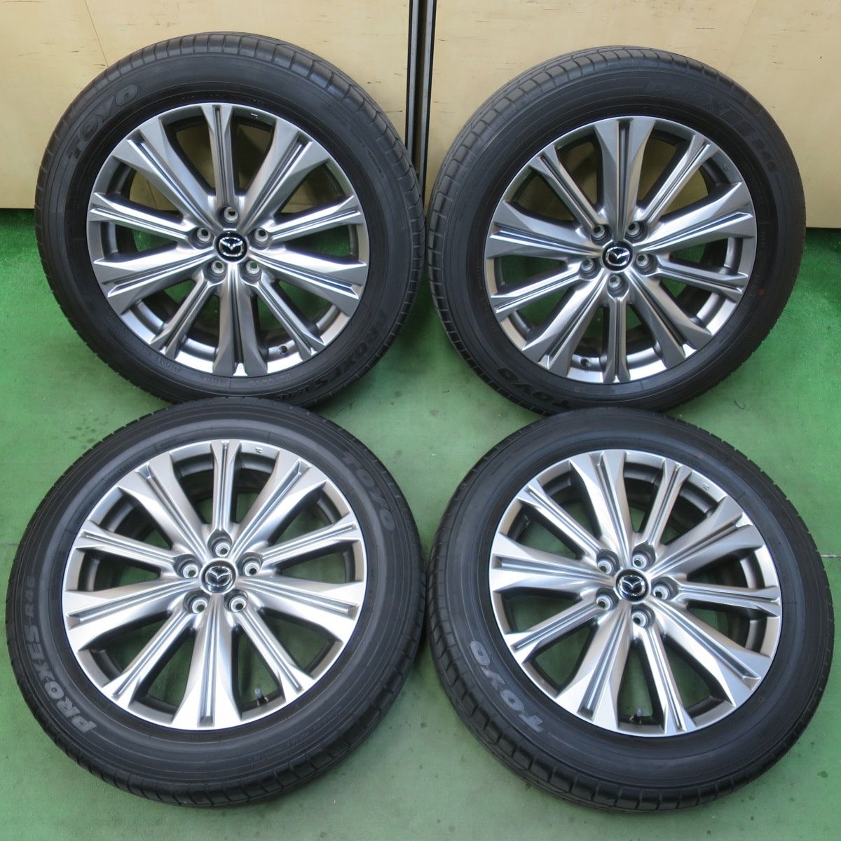 バリ溝！22年！キレイ！9.5分☆マツダ CX-5 純正 225/55R19 トーヨー 