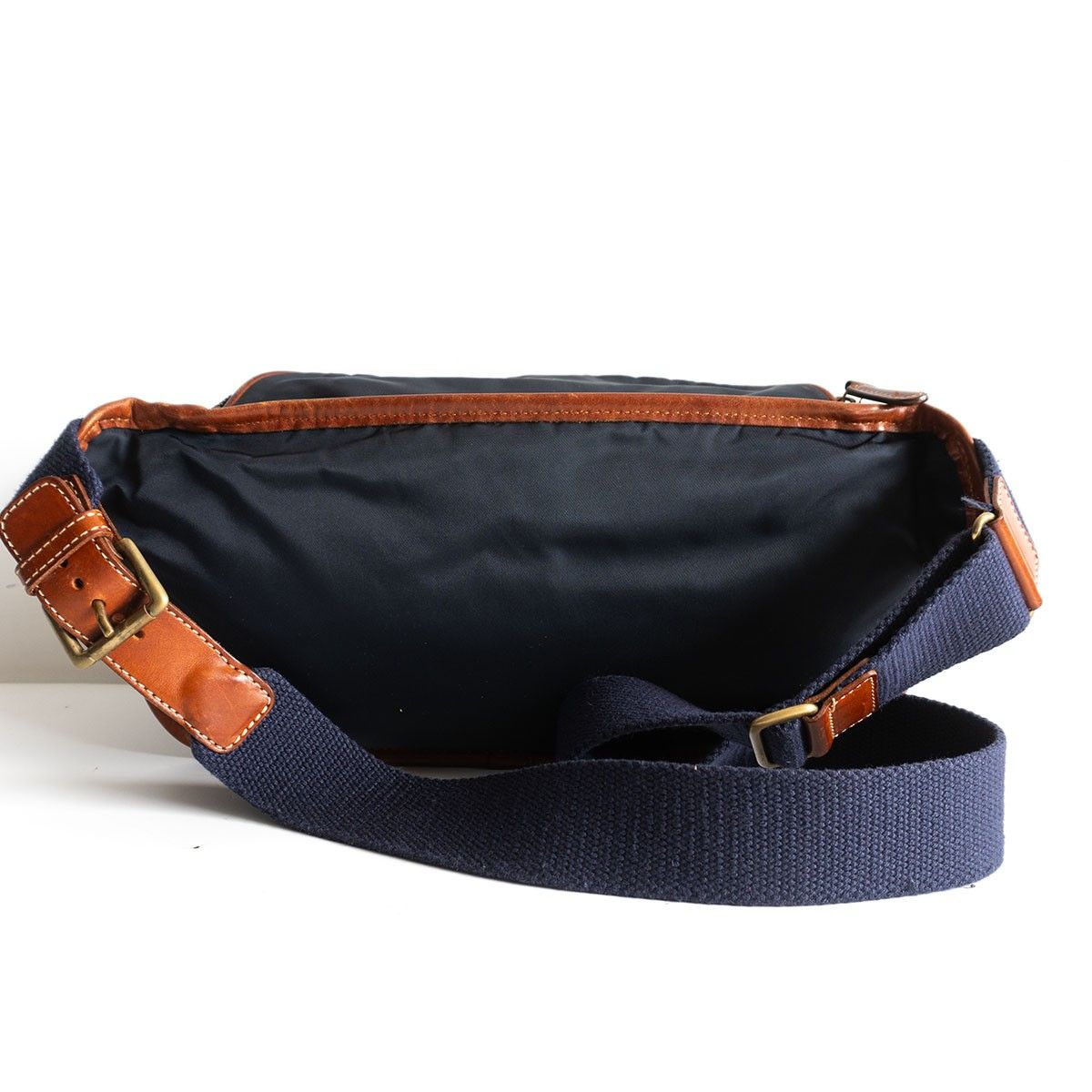 美品】FELISI【799/10-DS ウエスト ボディ バッグ】ナイロン×レザー 