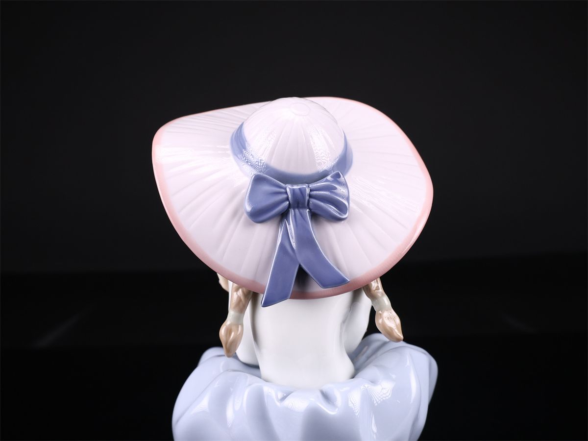 LLADRO 【リヤドロ】 フィギュリン 磁器人形 「花の香に包まれて