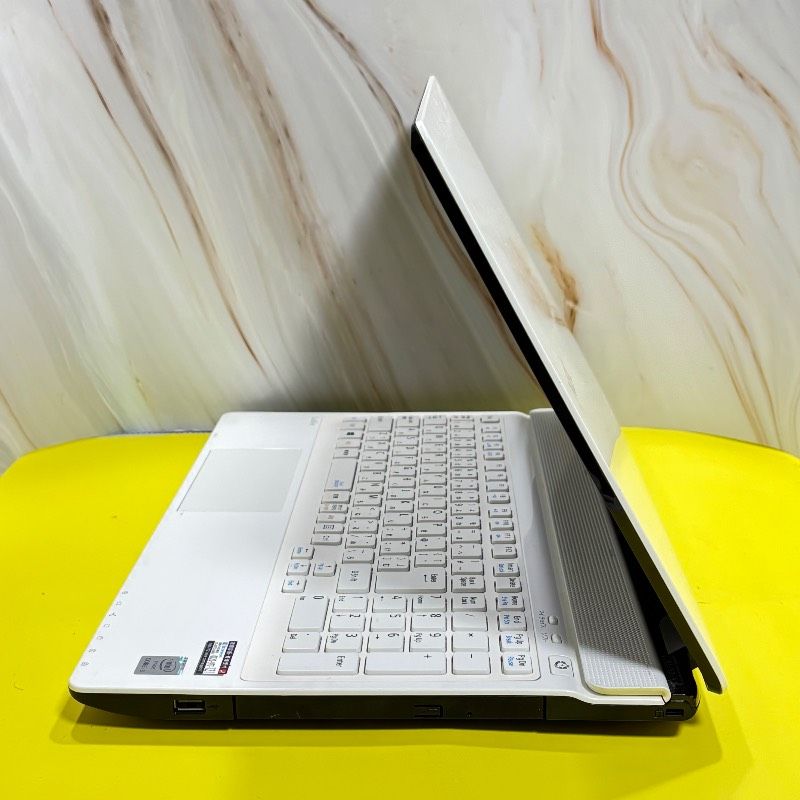 Core i3ノートパソコン【SALE‼】美品✨SSD爆速✨ windows11✨オフィス