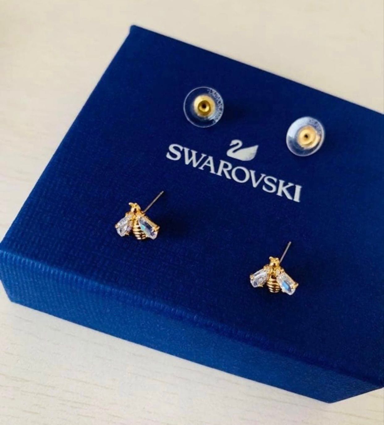 スワロフスキー Swarovski Eternal Flower Bee ピアス - メルカリ