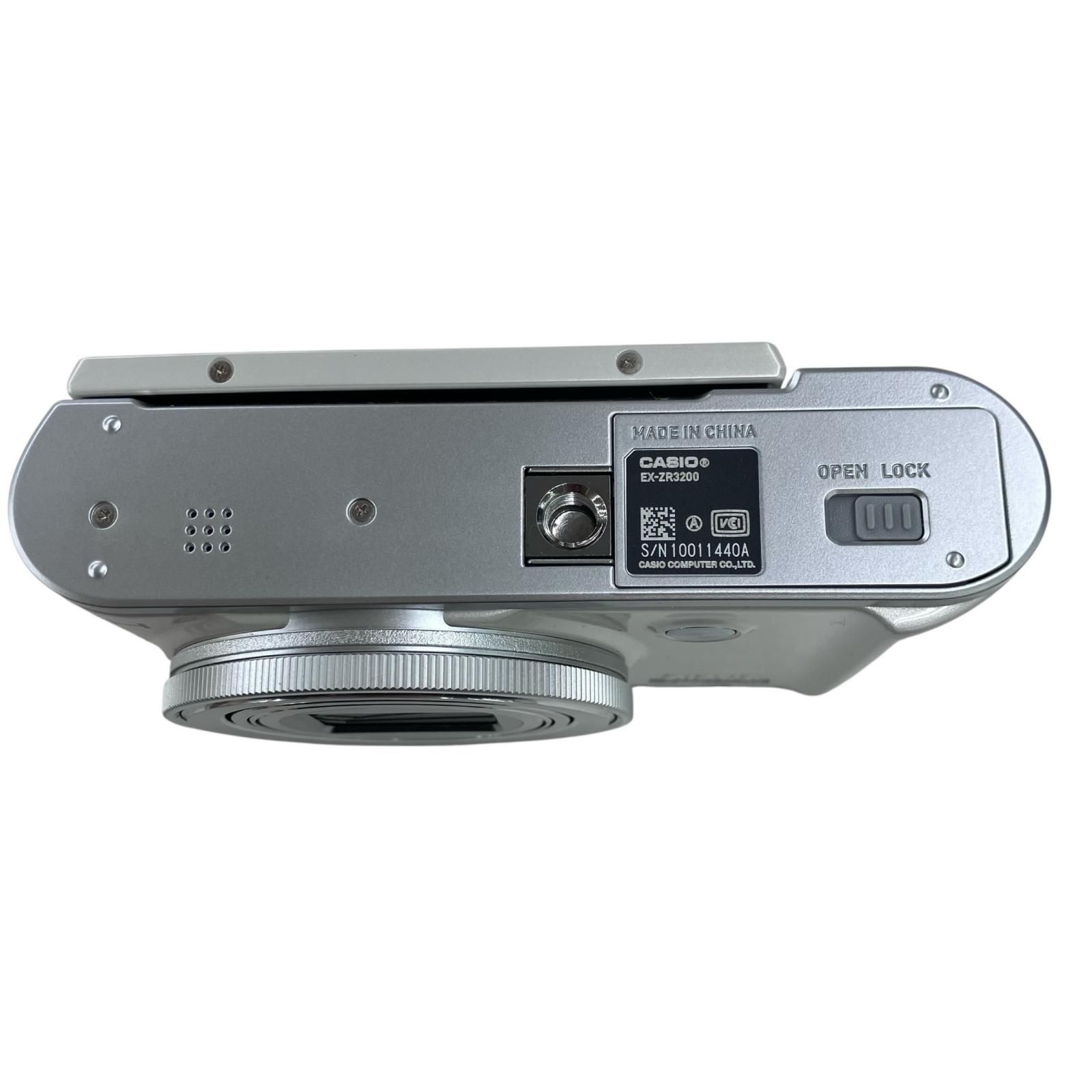 186000 ジャンク品 CASIO カシオ デジタルカメラ ホワイト EX-ZR3200