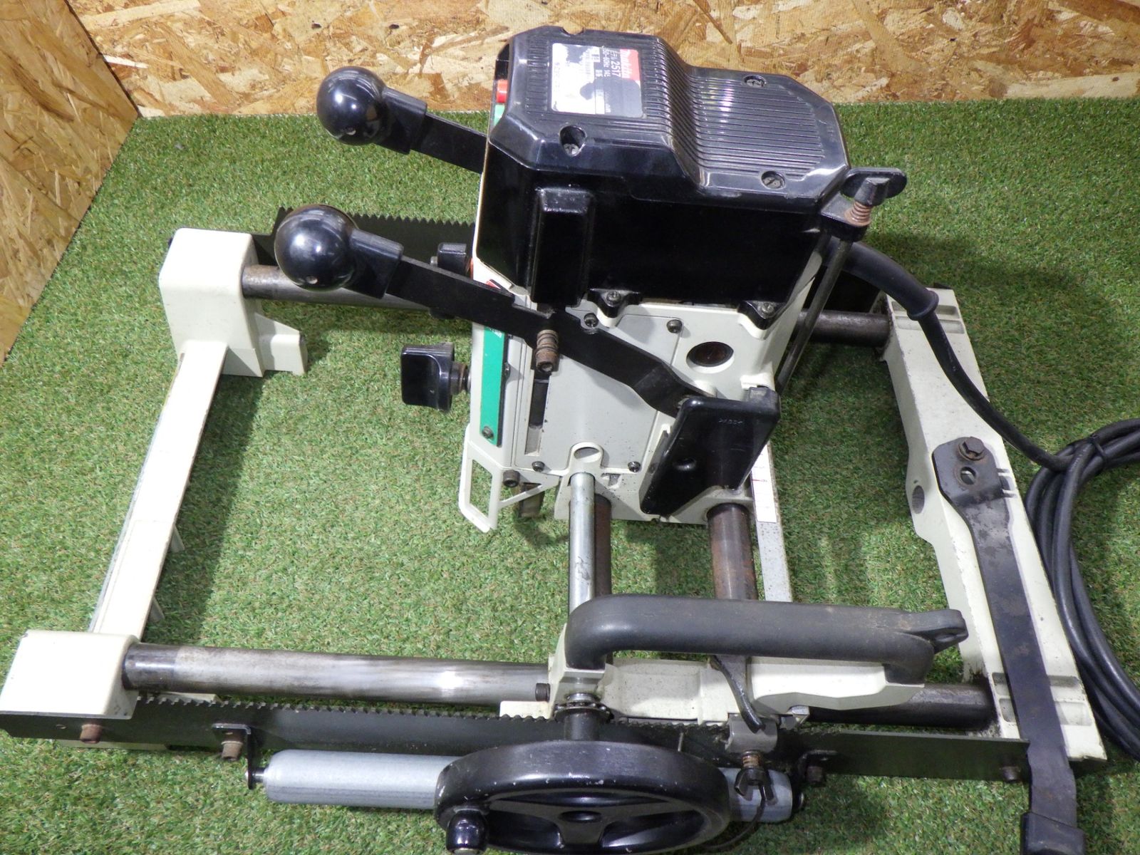 マキタ ◇2517N◇ 大入れルーター 電動工具 大工道具 Makita 穴あけ