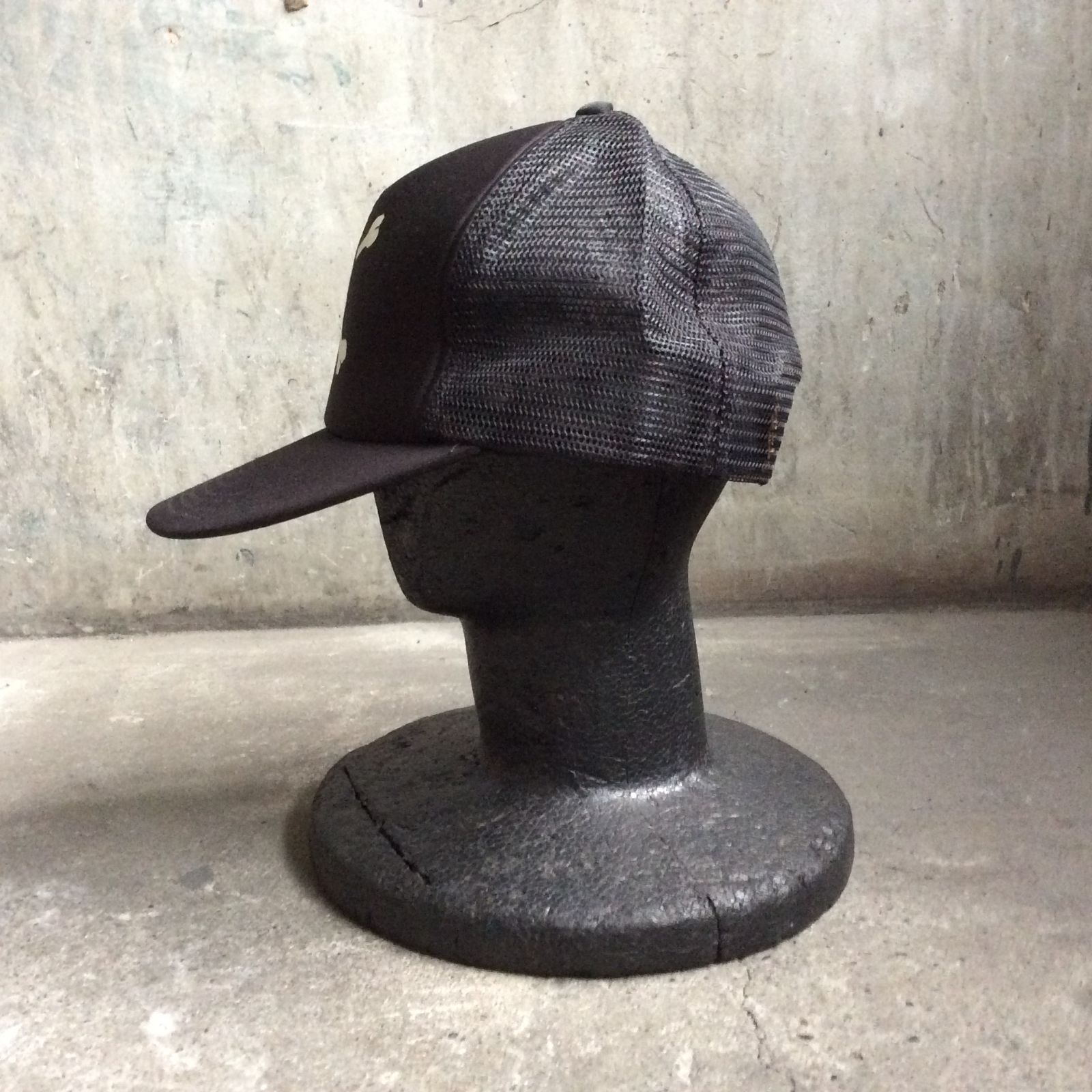 OLD STUSSY 90s-00s クロスボーンスカル トラッカーキャップ 台湾製